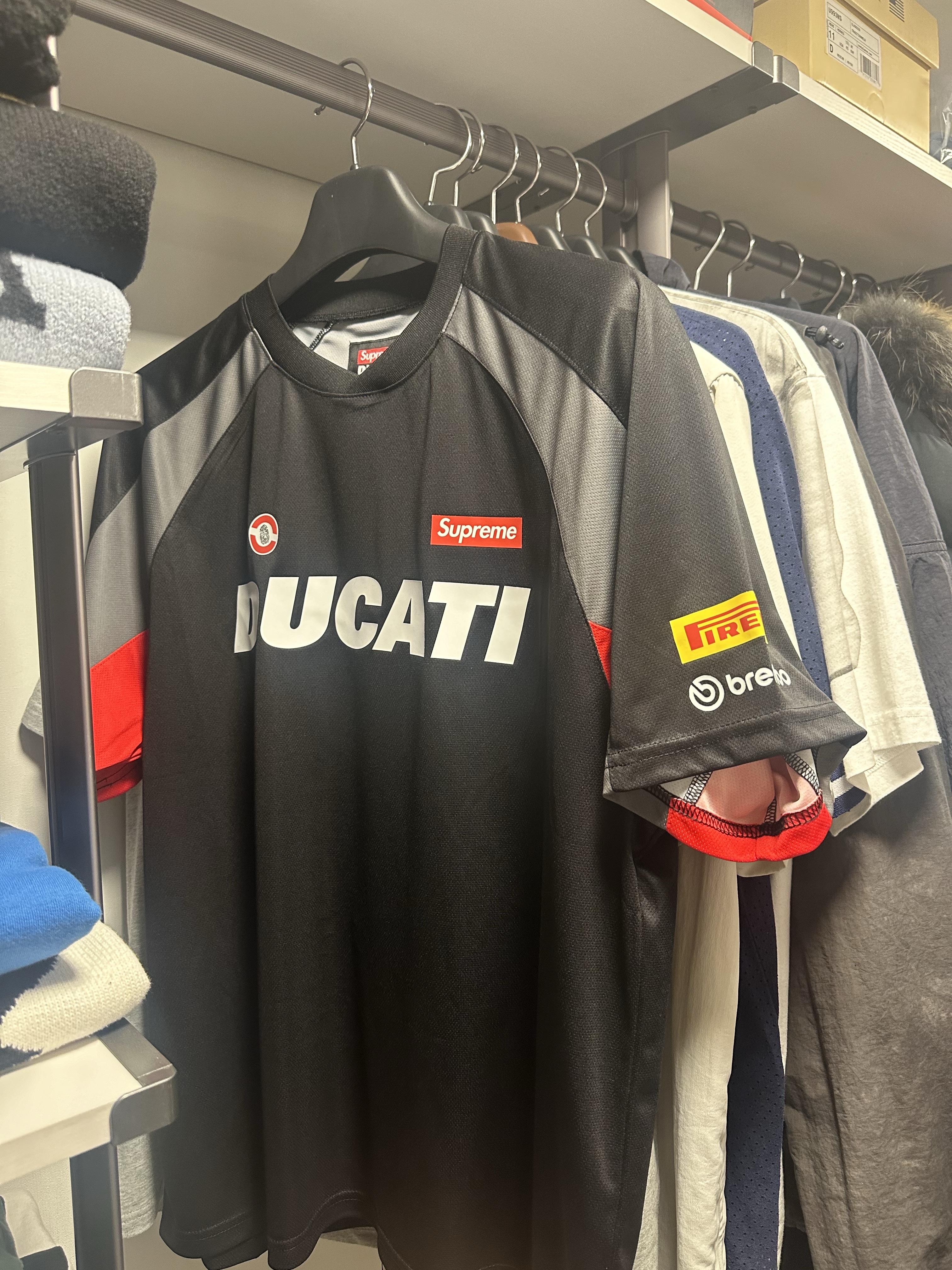Supreme x Ducati Soccer Jersey Black - 24SS 착용 스타일 - 1