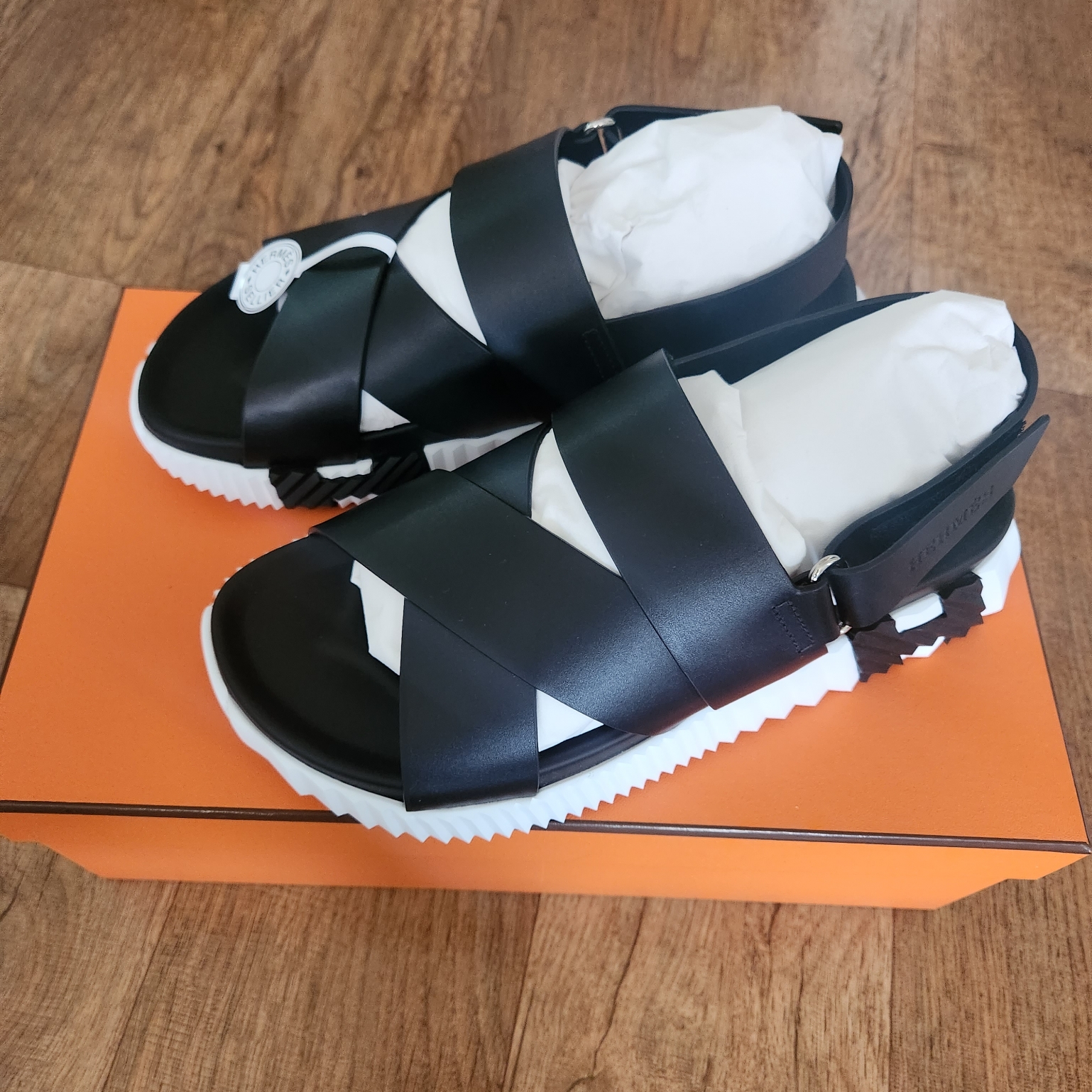 Hermes Electric Sandal Calfskin & Noir 착용 스타일