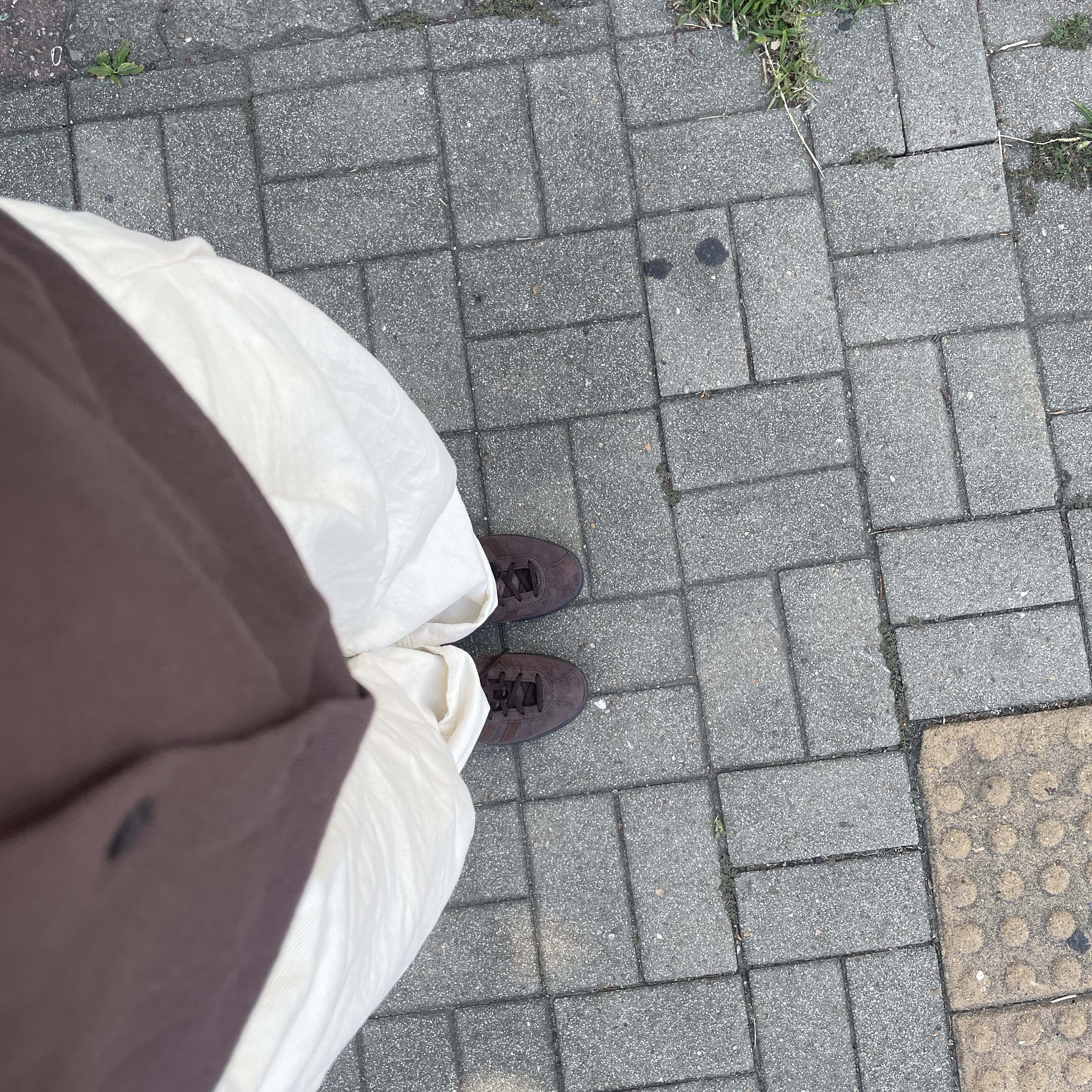 Adidas Tobacco Gruen Dark Brown 착용 스타일 - 2