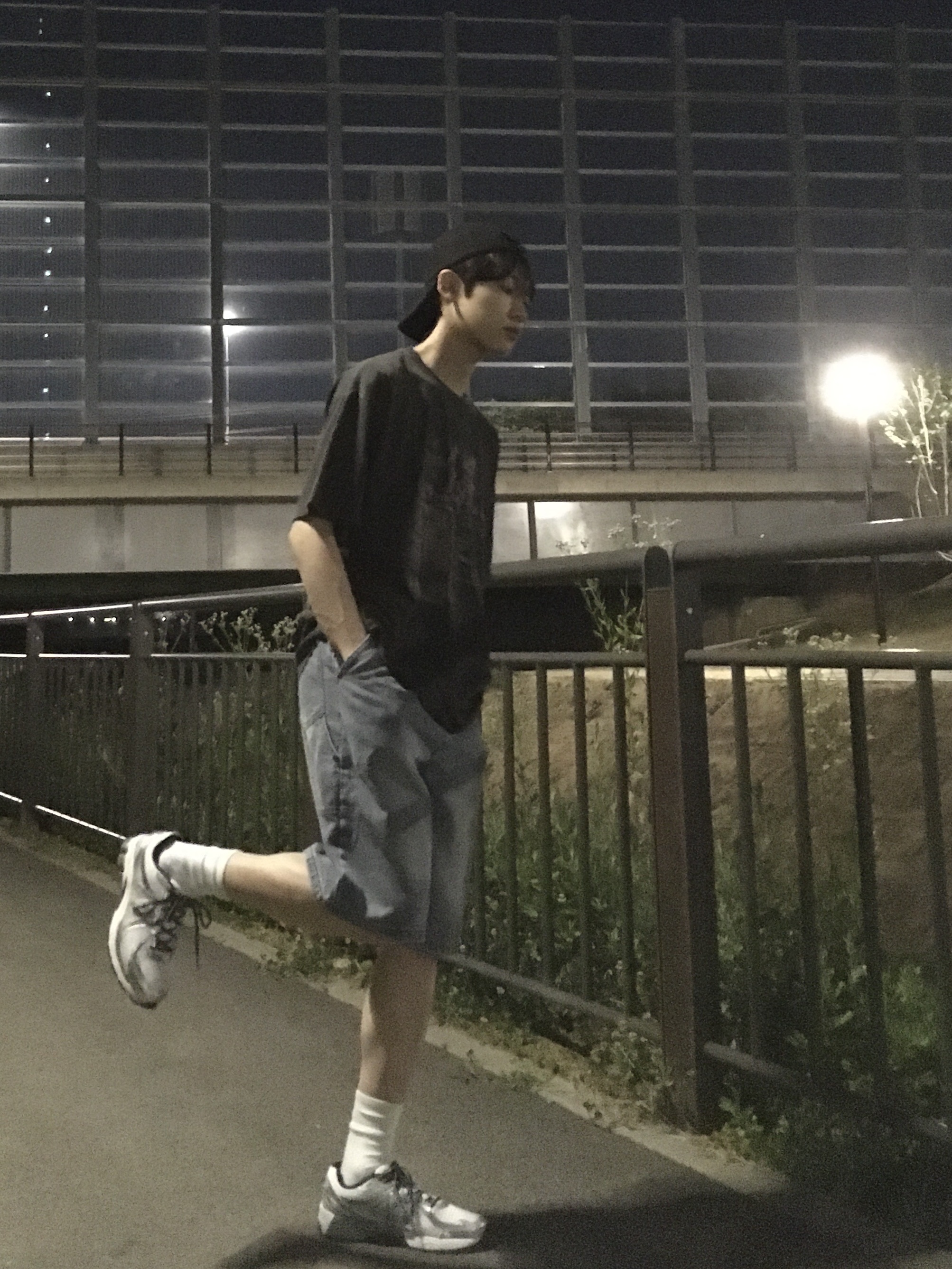 New Balance 860v2 Optic White 착용 스타일