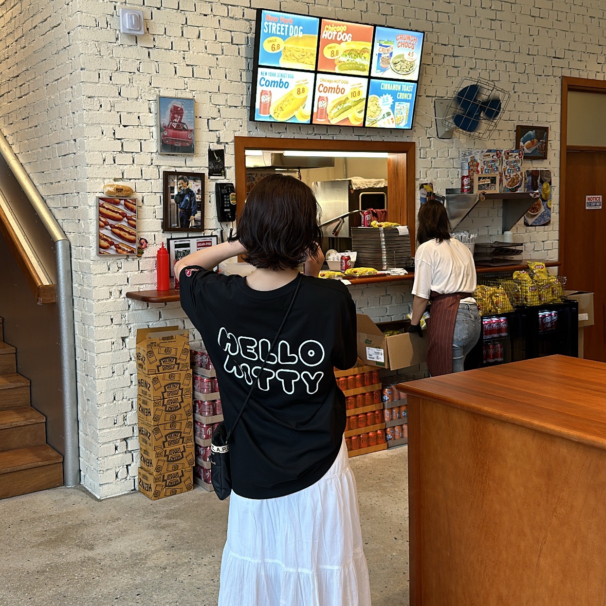 Open Yy x Hello Kitty T-Shirt Black 착용 스타일 - 2