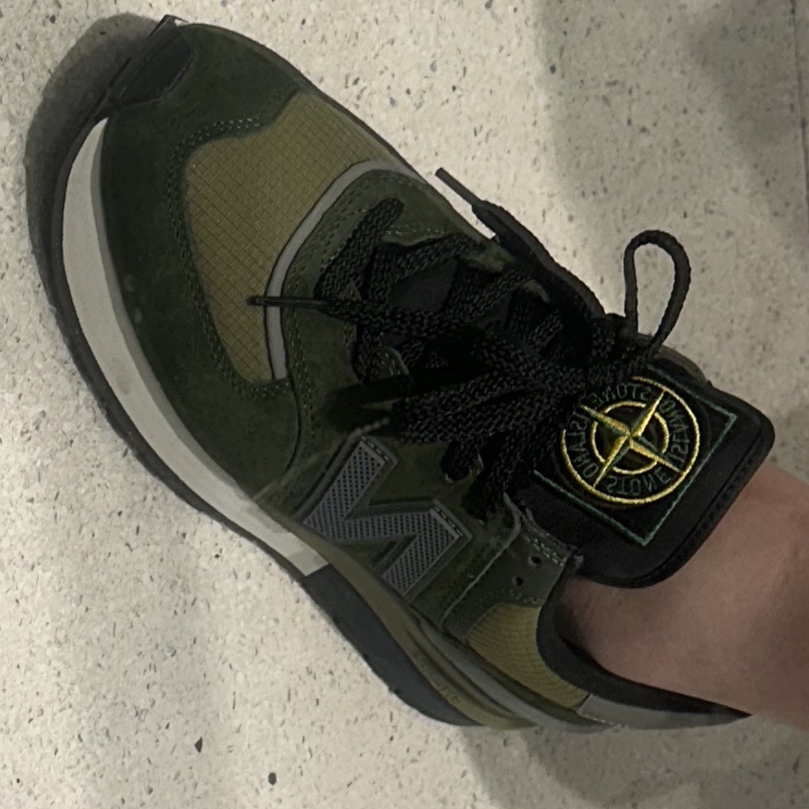 New Balance x Stone Island 574 Legacy Dark Green 착용 스타일