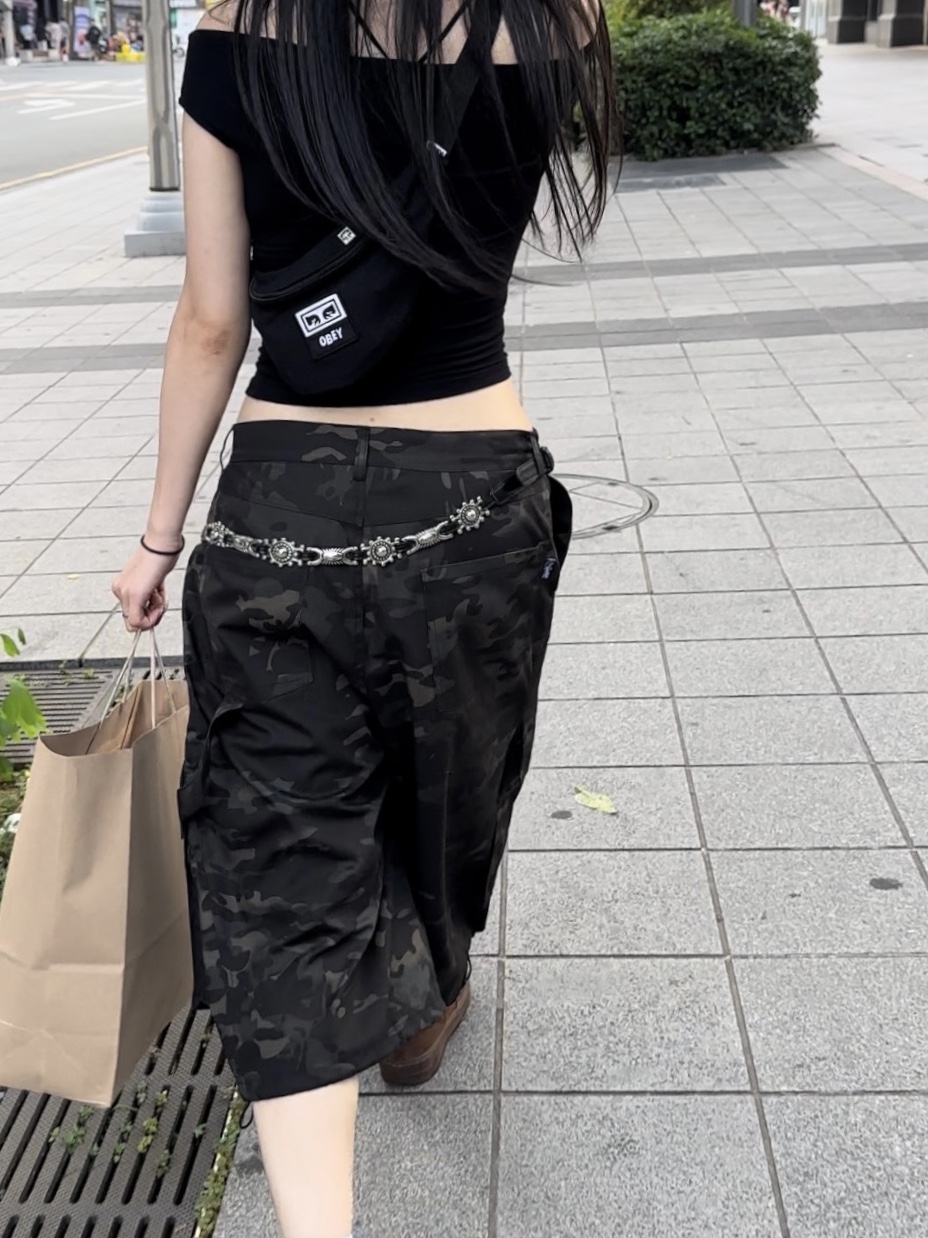 Obey Waisted Hip Bag Black Twill, (W) Nike Air Force 1 '07 Cacao Wow 착용 스타일 - 2