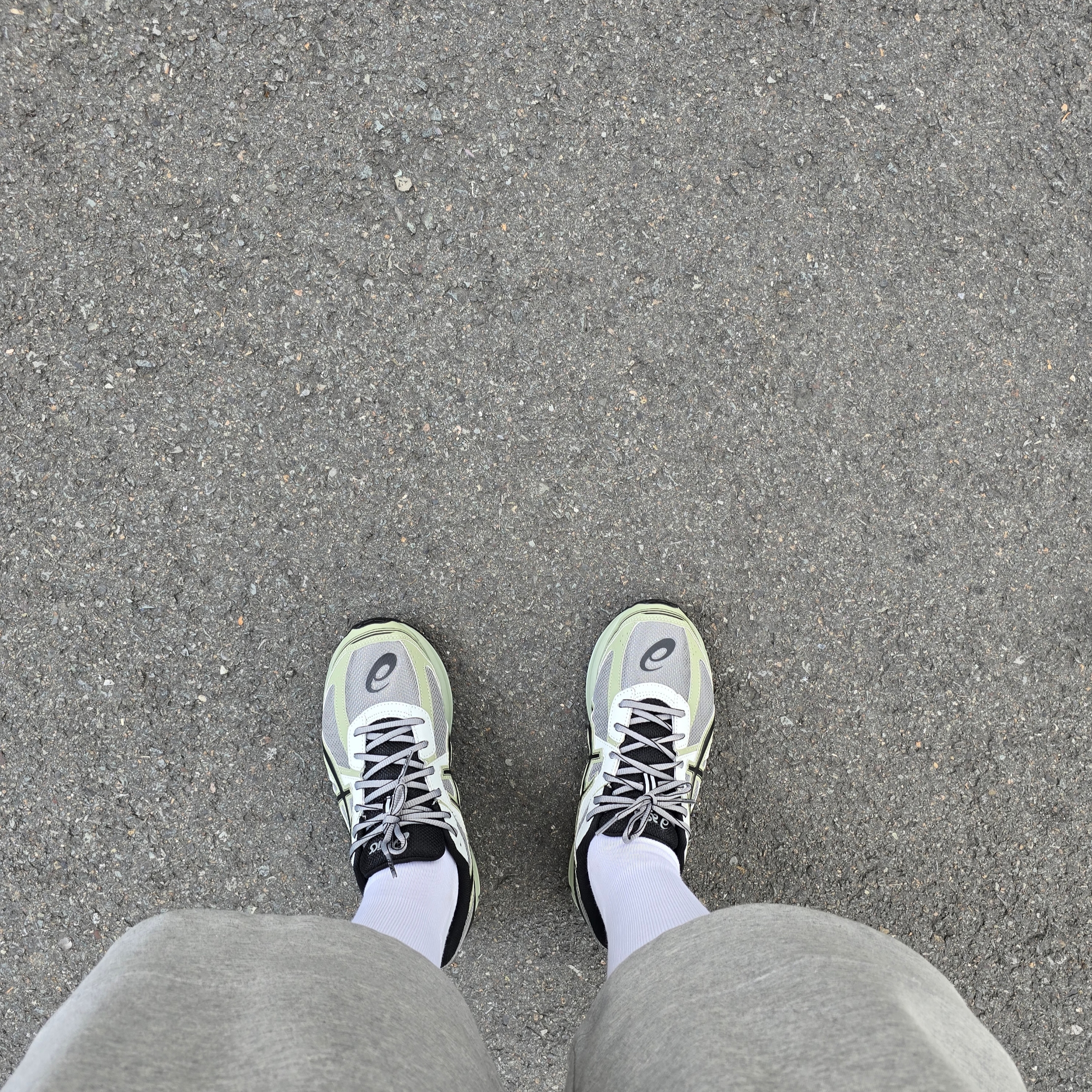 Asics Jog 100 S Sheet Rock - 2E Wide 착용 스타일