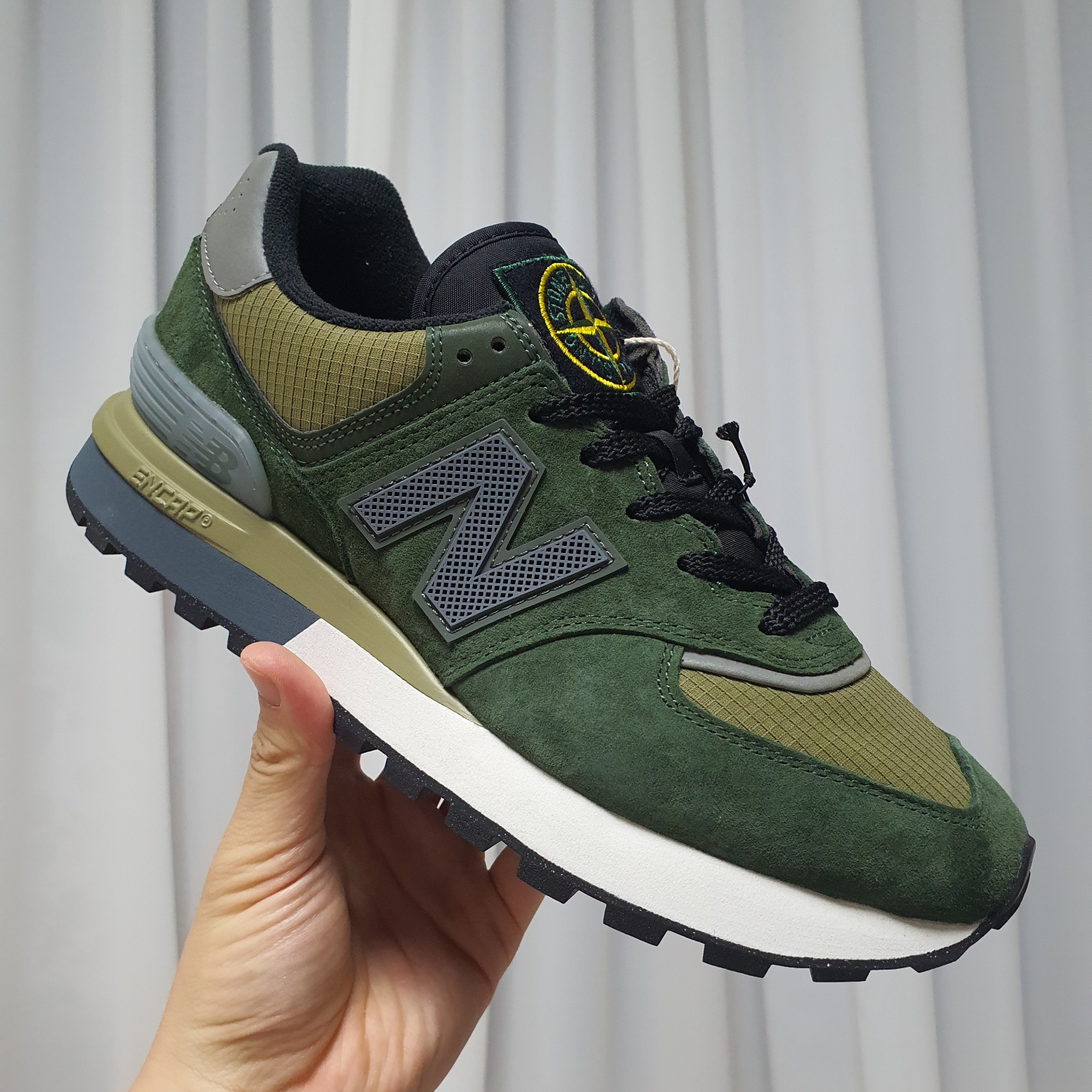New Balance x Stone Island 574 Legacy Dark Green 착용 스타일
