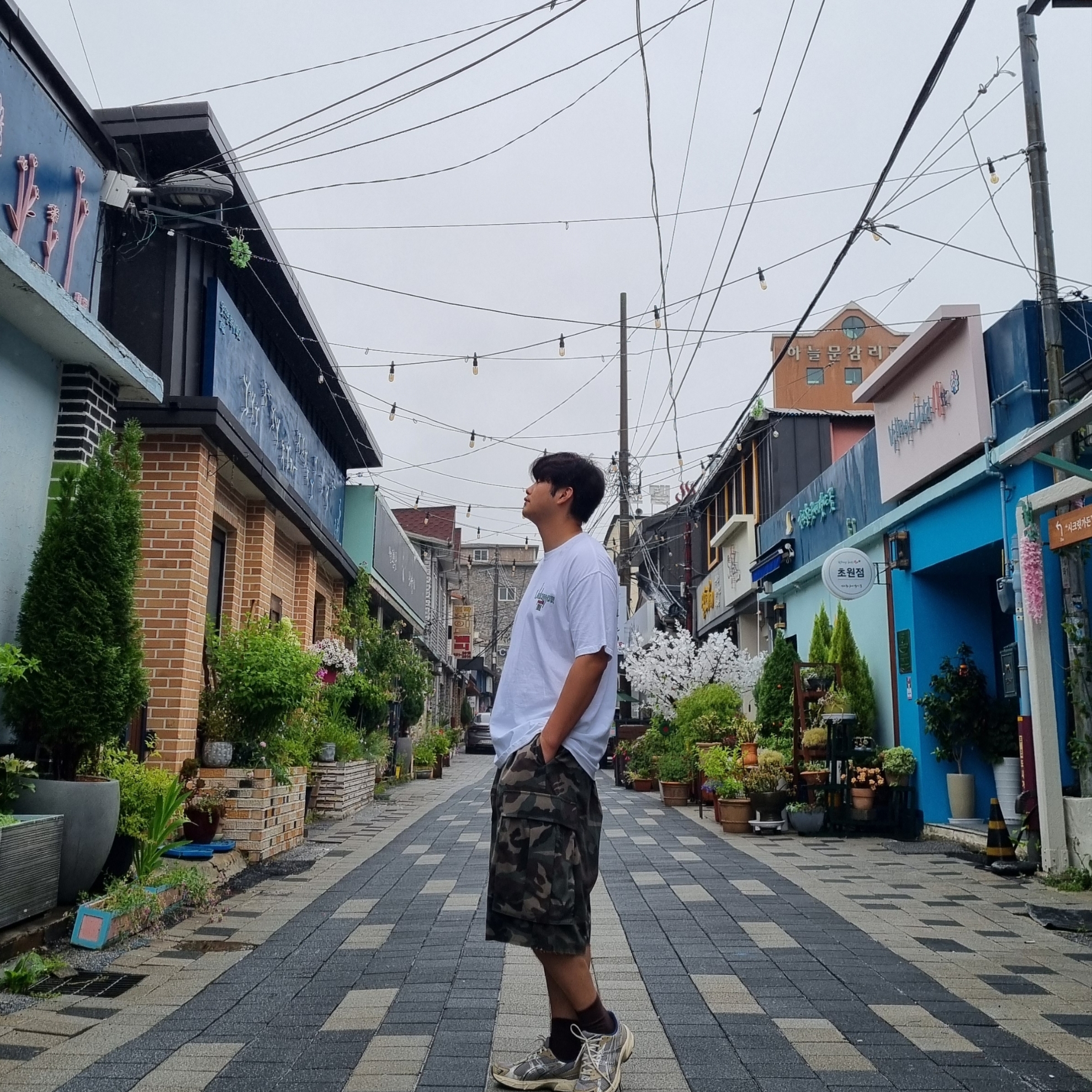 Undermycar Mu.44 Anti Fxxking Logo Play Big Cargo Camo Shorts Camo Khaki, Asics Gel-1130 Oyster Grey Pure Silver 착용 스타일