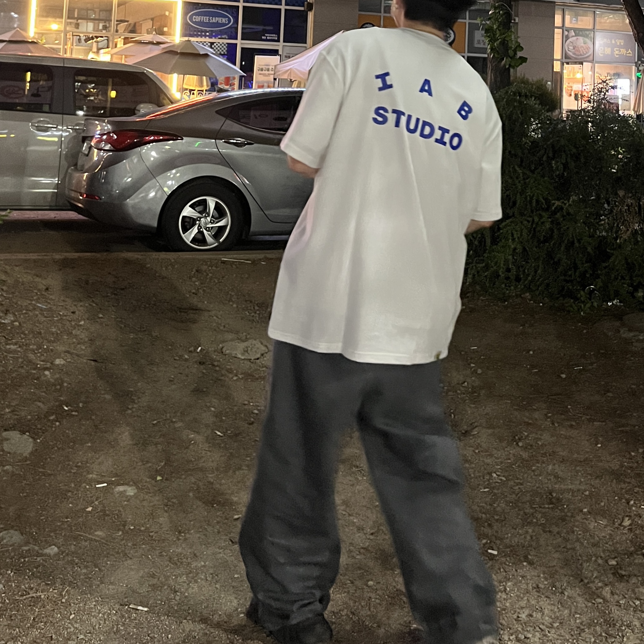 IAB Studio 10th Anniversary T-Shirt White 착용 스타일