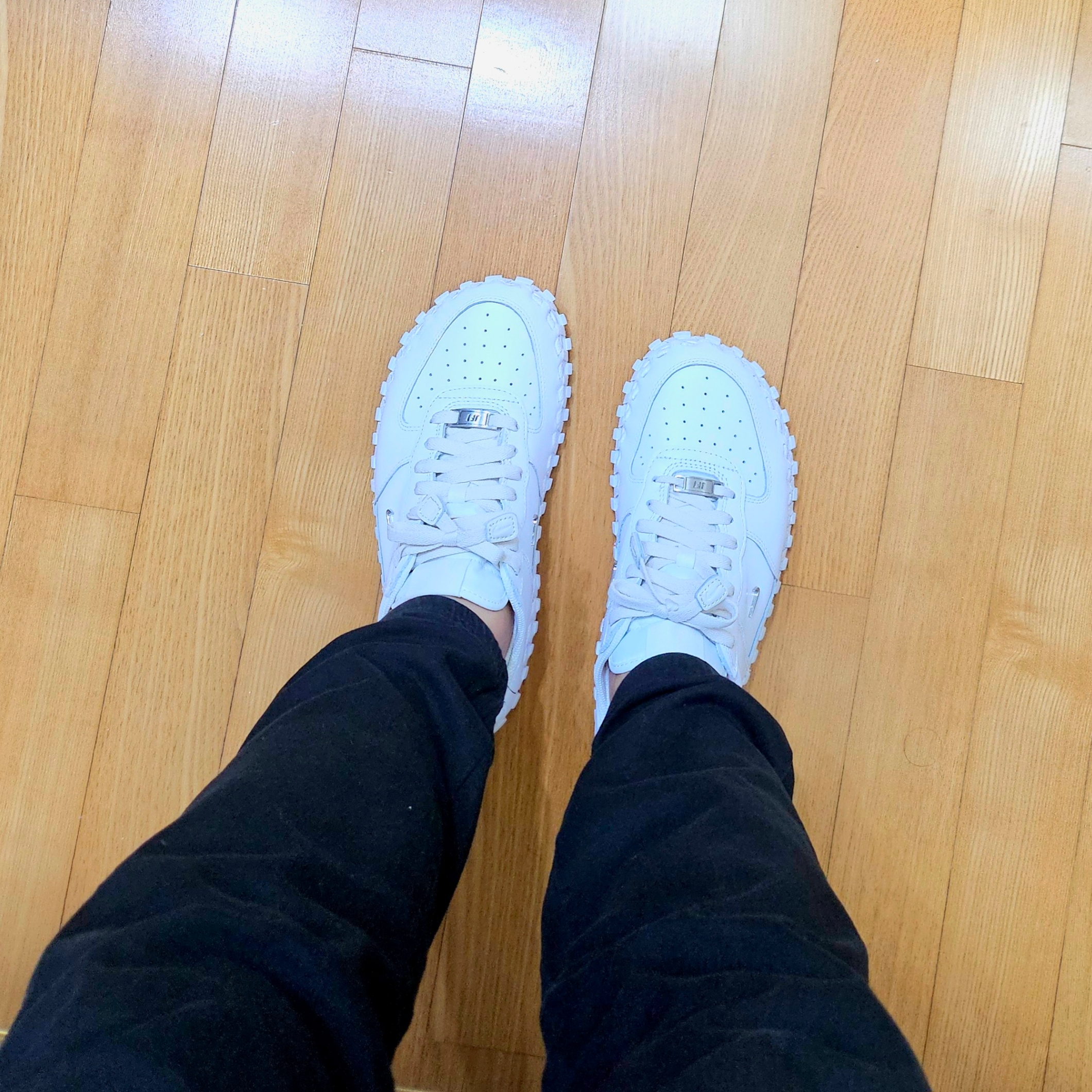 Nike x Jacquemus J Force 1 Low LX SP White 착용 스타일 - 2