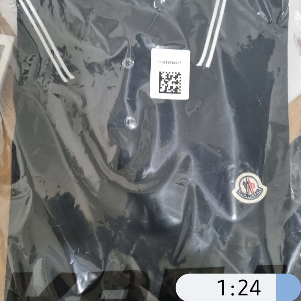 Moncler Logo Patch Polo Shirt Black - 24SS 착용 스타일