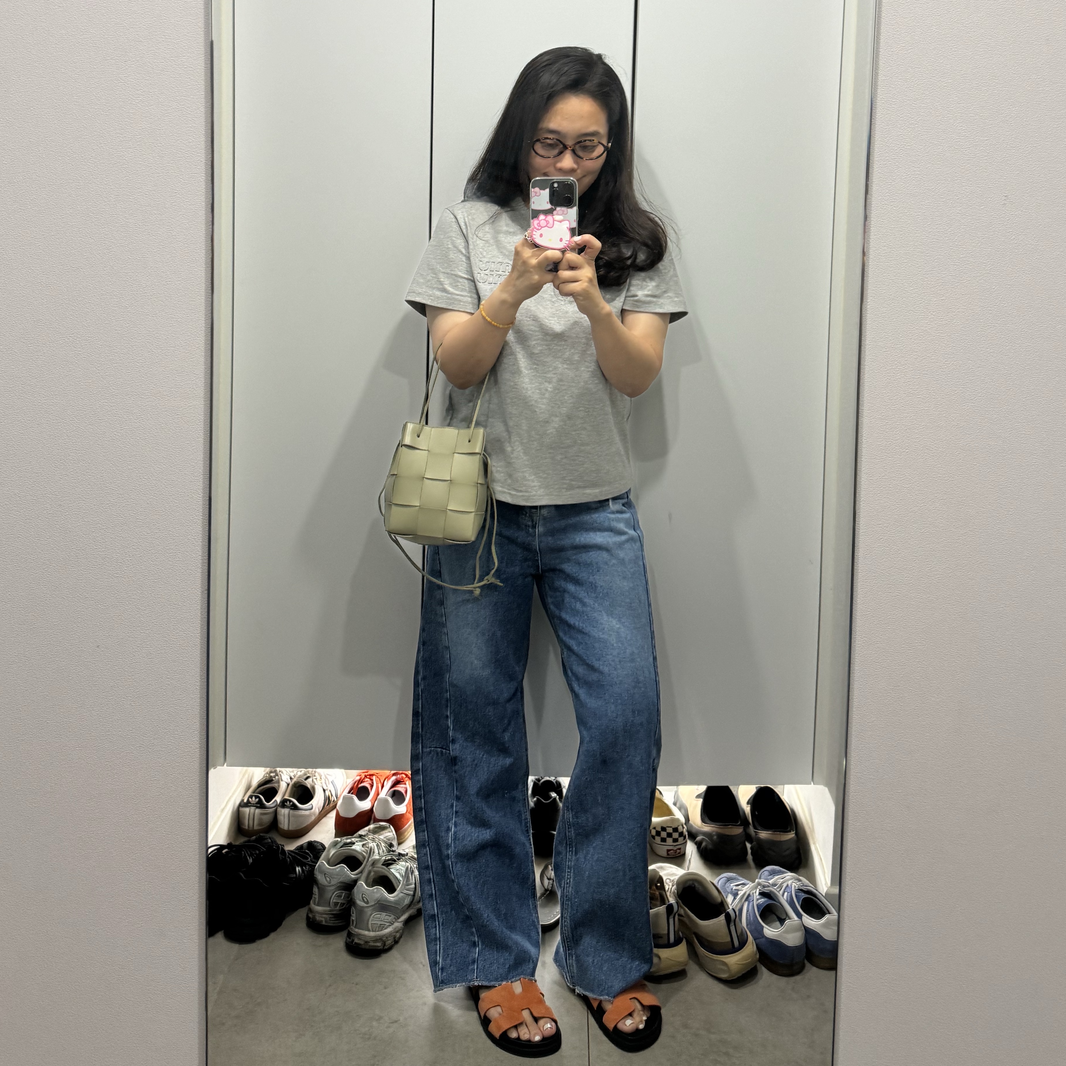 (W) Miu Miu Regard Sunglasses Blue Lenses Honey Tortoiseshell Acetate Standard fit, Bottega Veneta Mini Leather Cassette Bucket Bag Travertine 착용 스타일