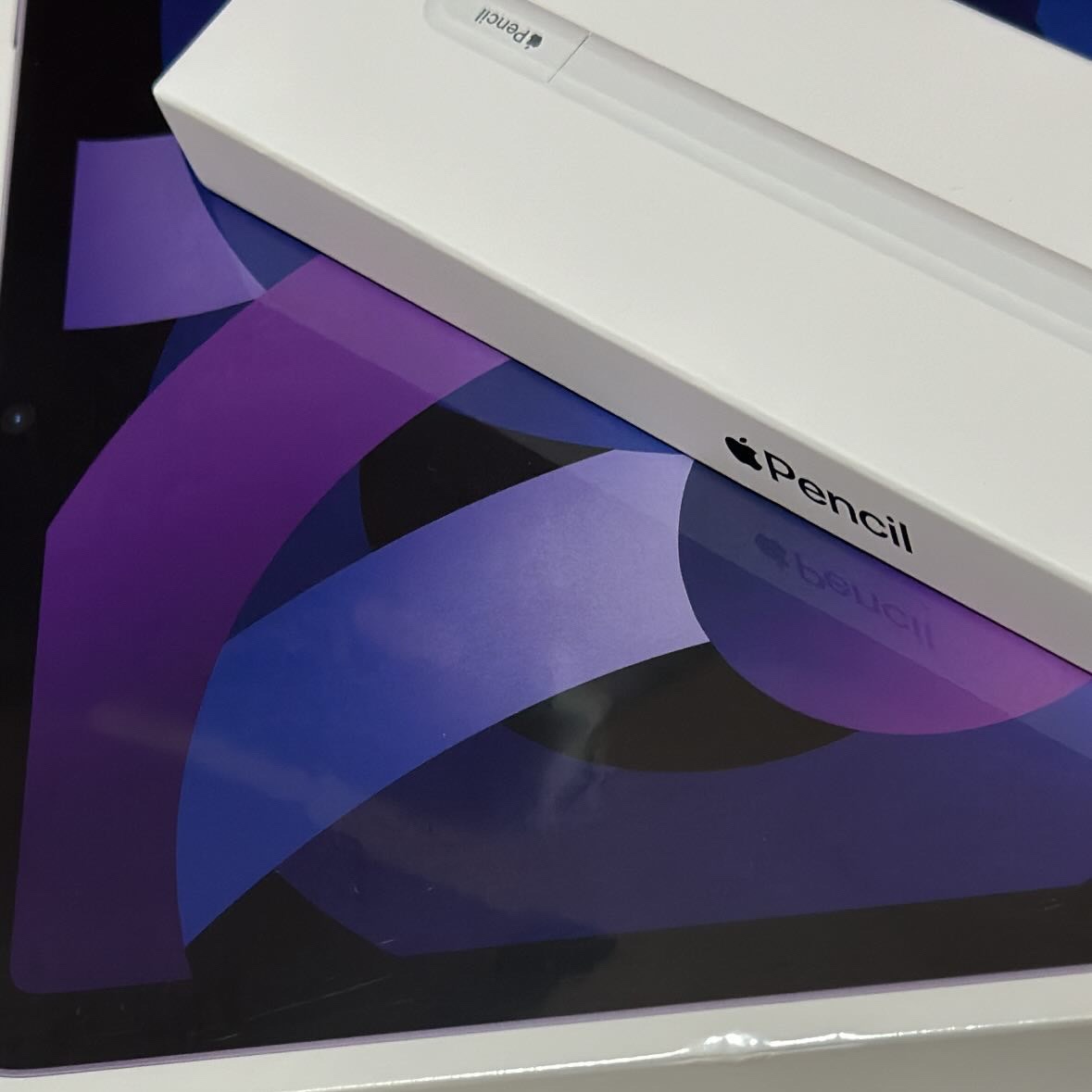 Apple Apple Pencil USB-C (Korean Ver.), Apple iPad Air 5th Gen Wifi 64GB Purple (Korean Ver.) 착용 스타일