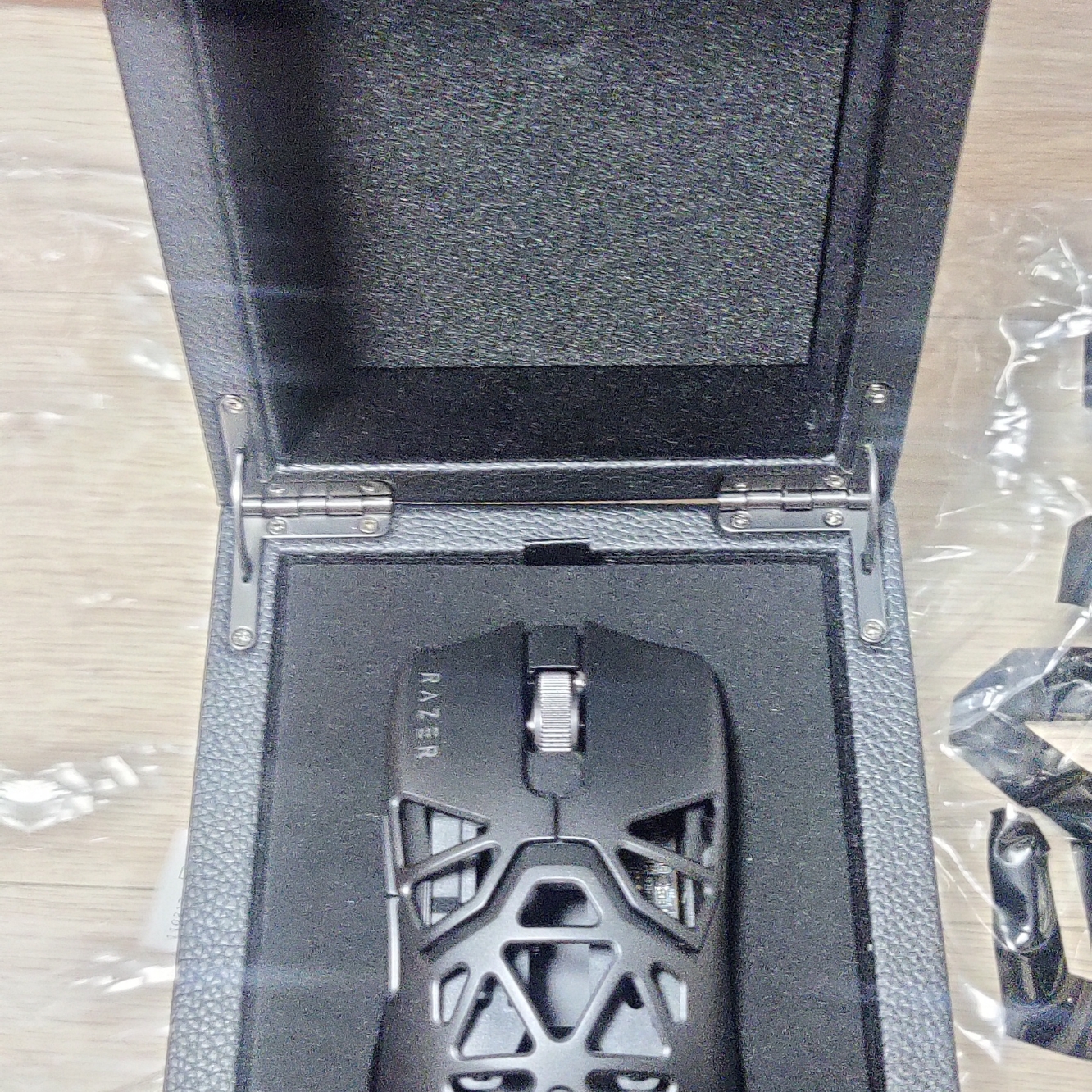 Razer Viper Mini Signature Edition Black (Korean Ver.) 착용 스타일 - 1