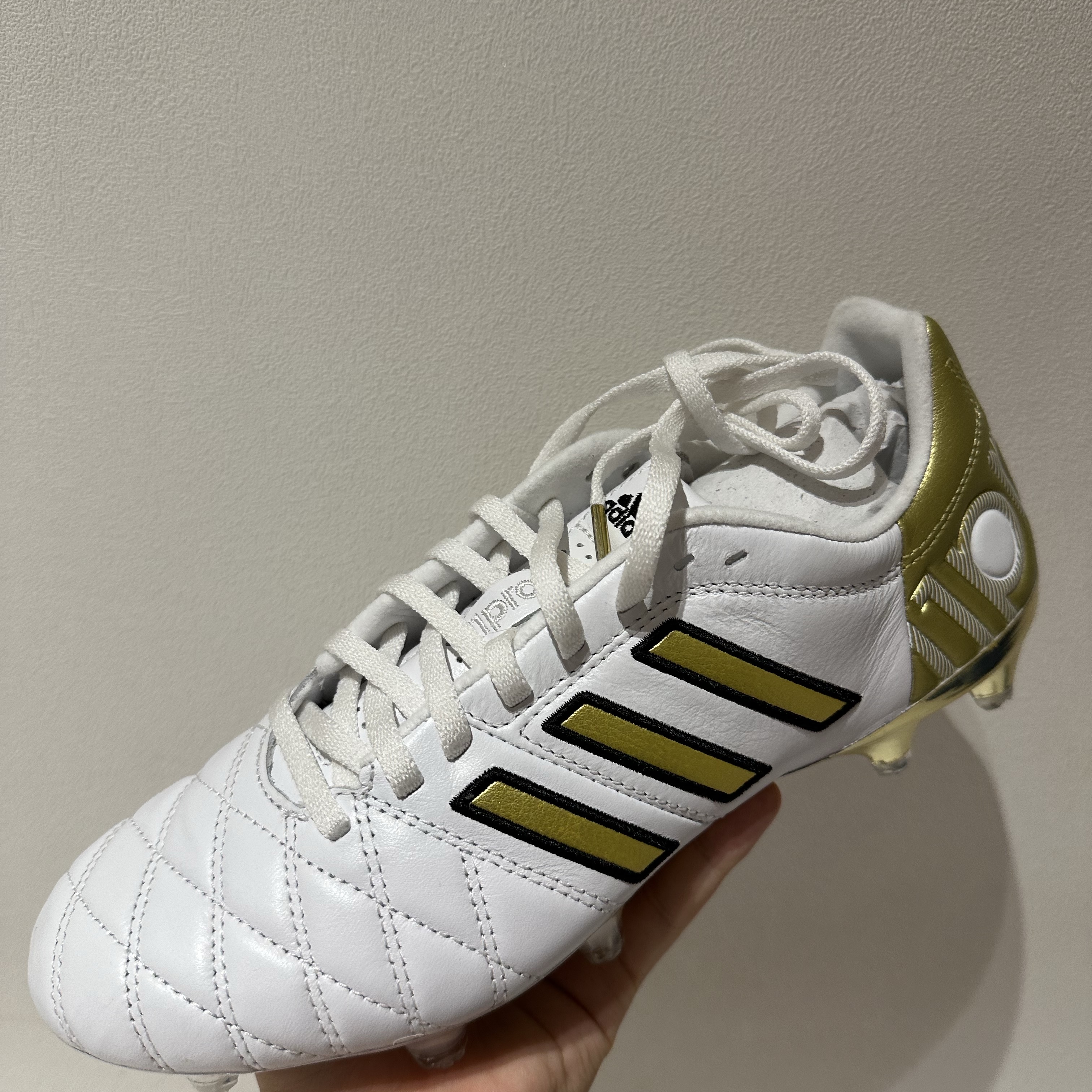 Adidas 11Pro Toni Kroos FG Cloud White Gold Metallic 착용 스타일 - 1