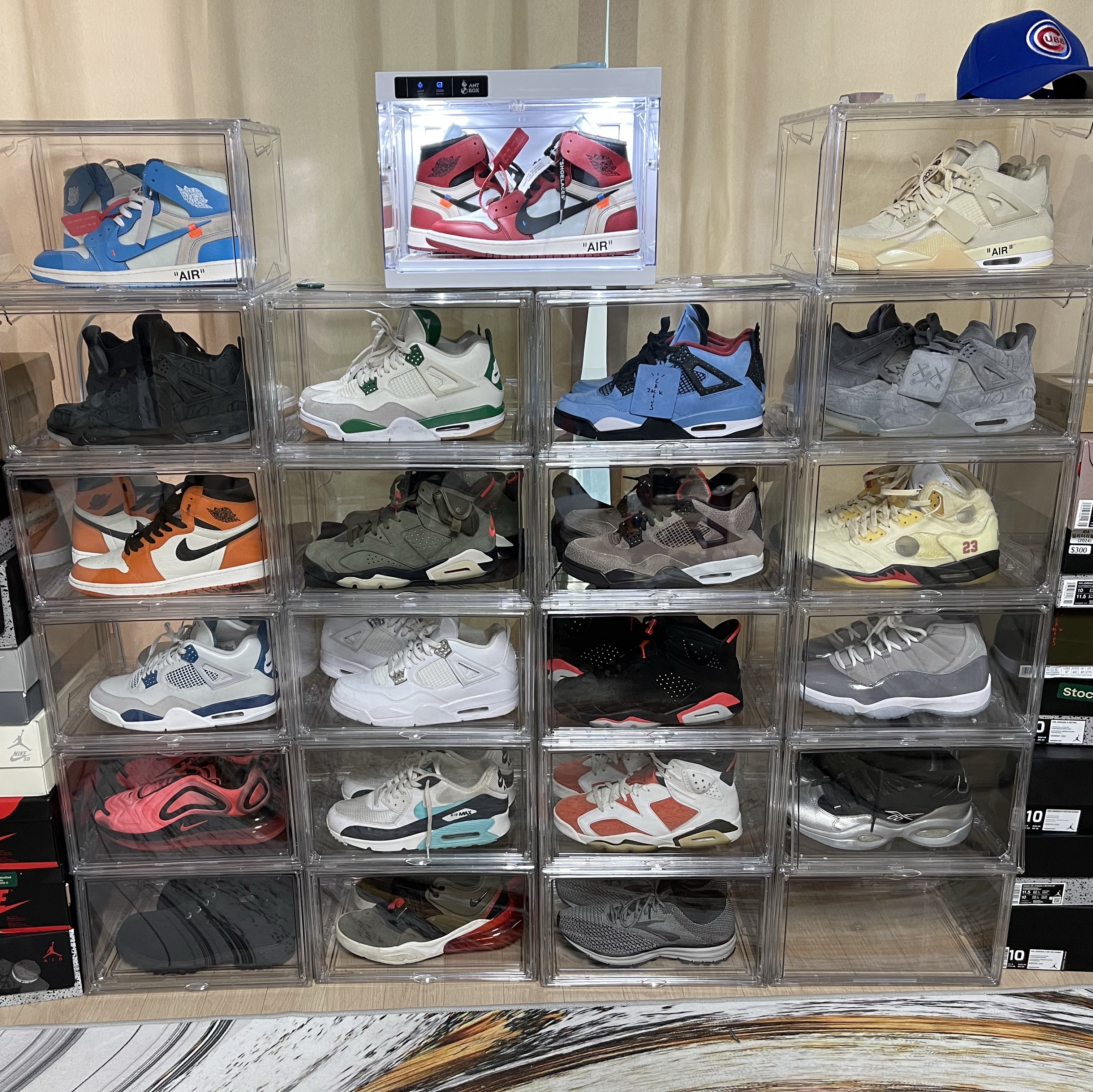 Jordan 1 x Off-White Retro High University Blue, Jordan 1 x Off-White Retro High Chicago The Ten μ°©μ© μ€νμΌ - 1