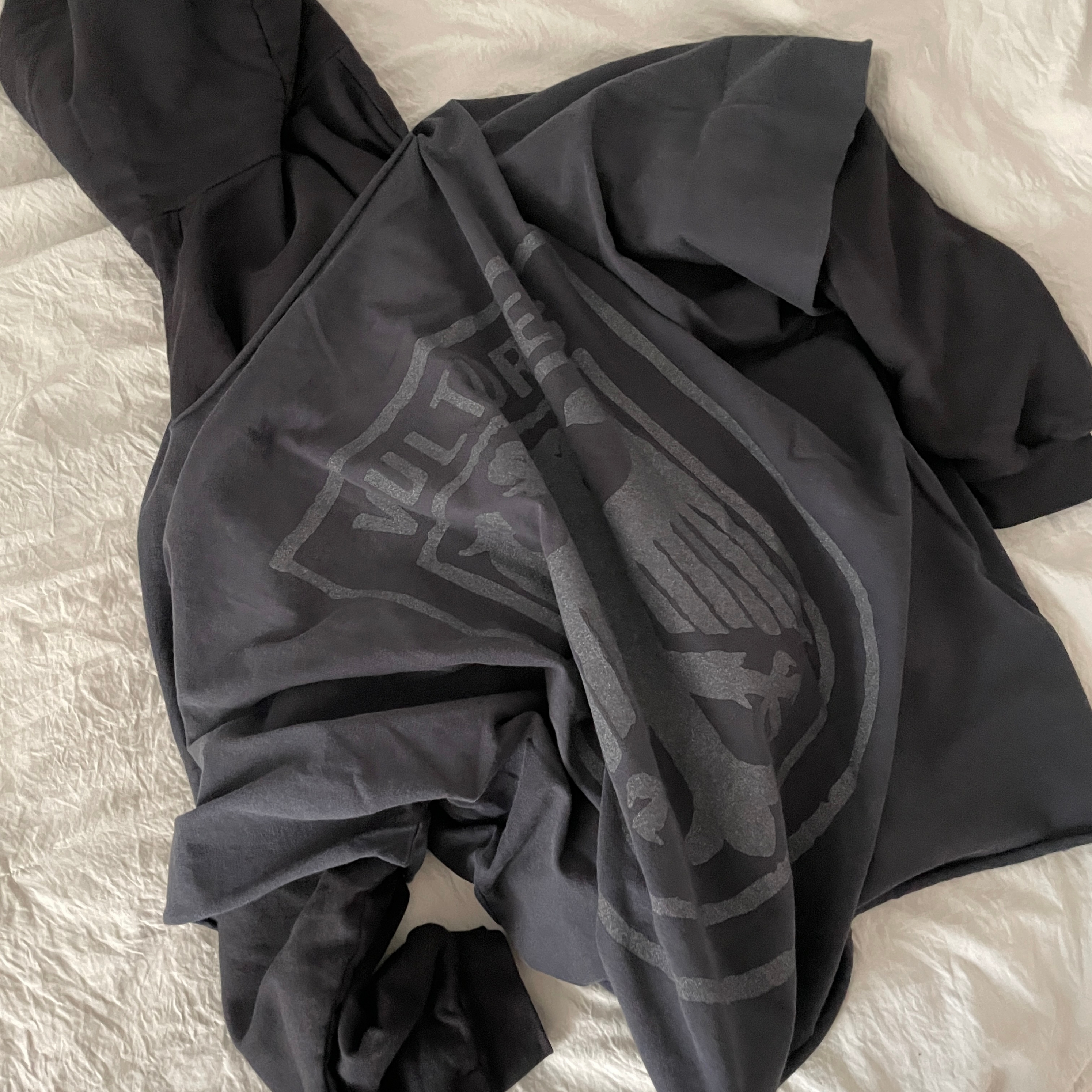 Yeezy Vultures Box T-Shirt Black 착용 스타일 - 1