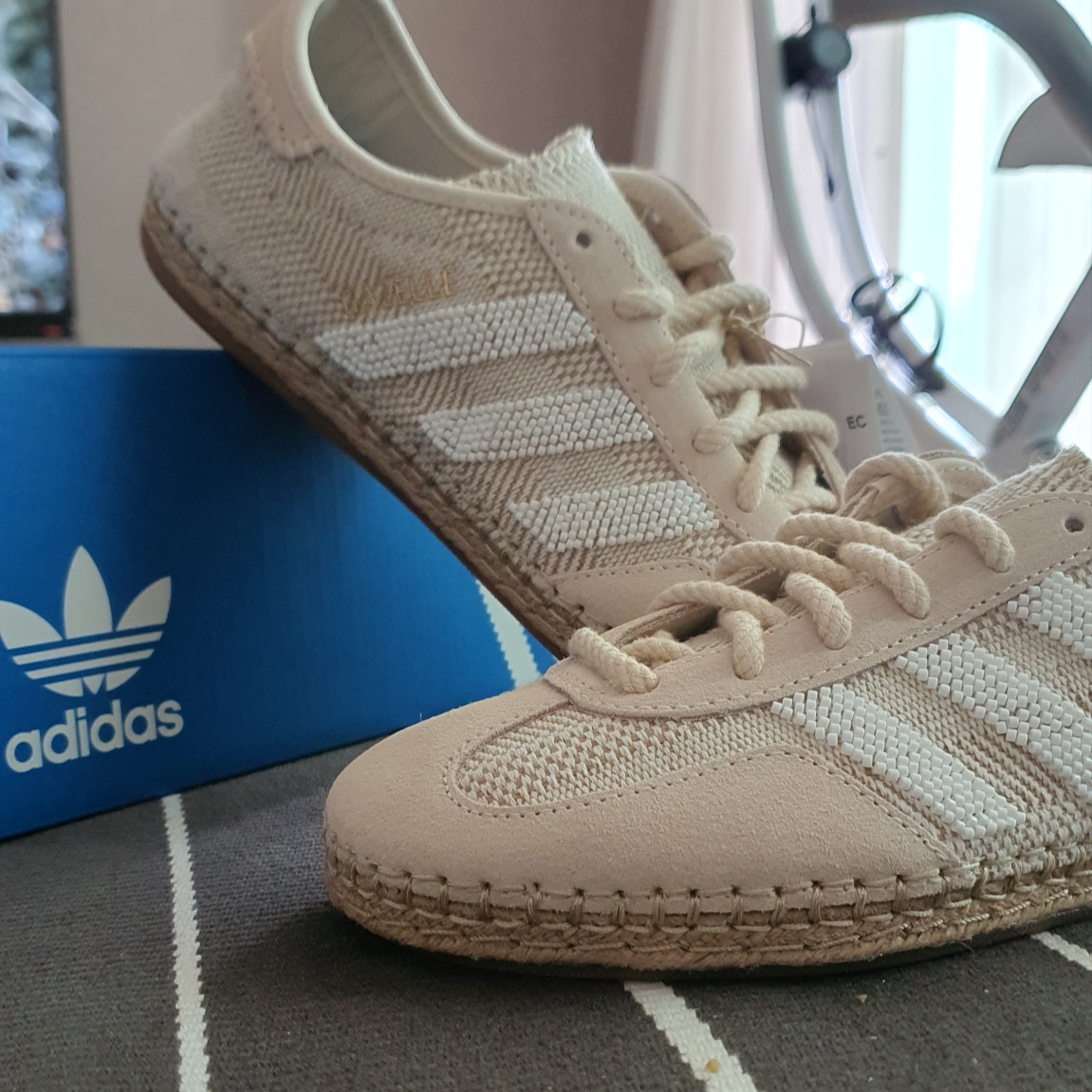 Adidas x Clot Gazelle Halo Ivory Cloud White 착용 스타일