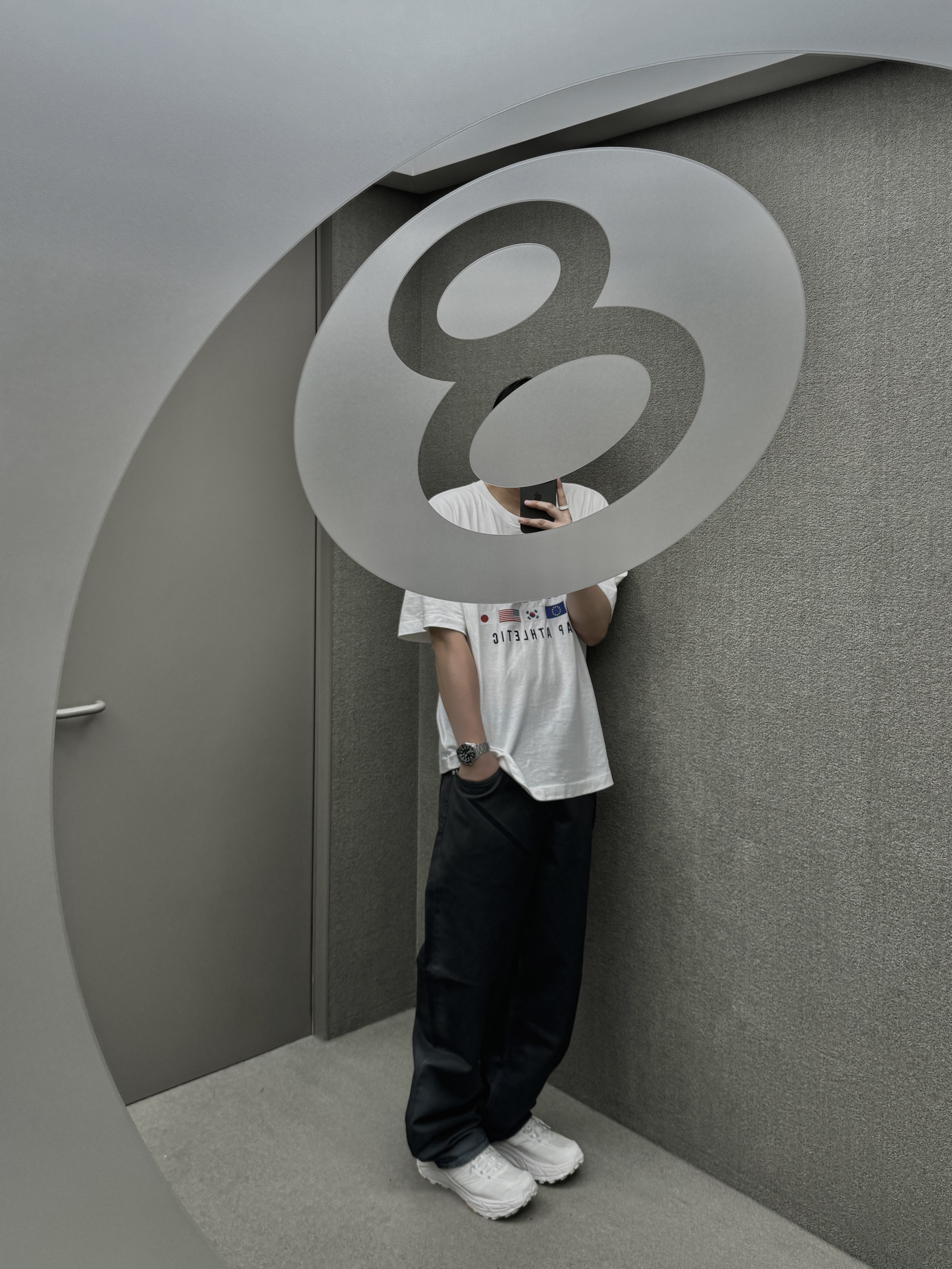 Stussy Spray Dye Big OL' Jeans Blue, Hoka Mafate Speed 2 White Lunar Rock 착용 스타일