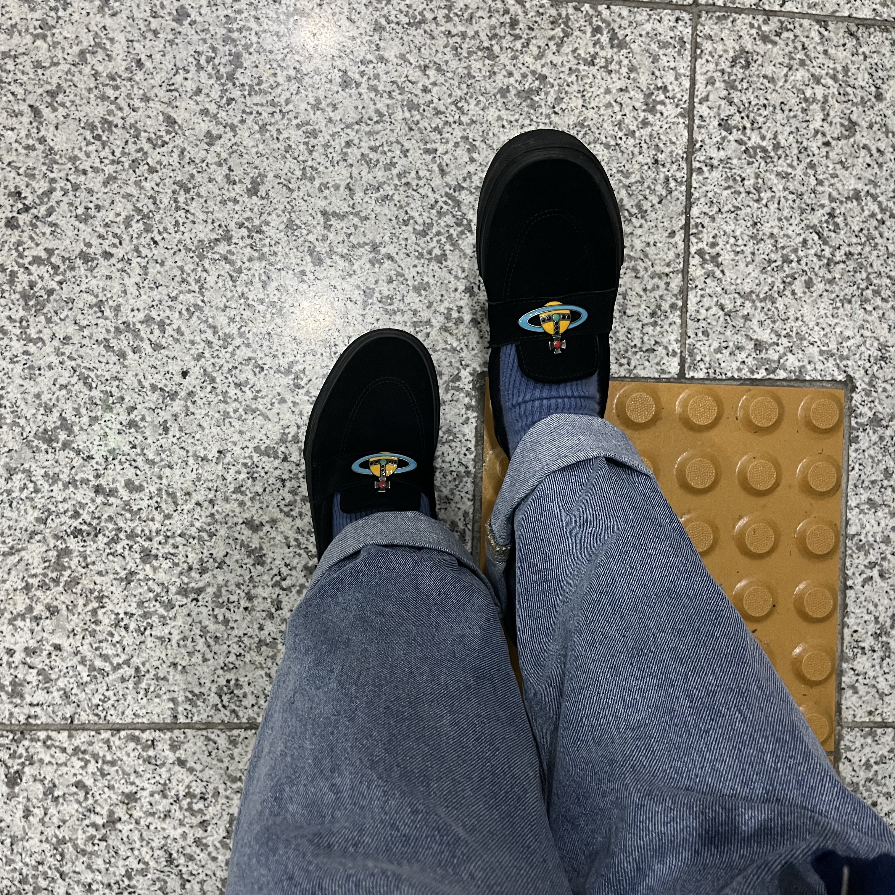 Vans x Vivienne Westwood Style 53 Anglomania 착용 스타일