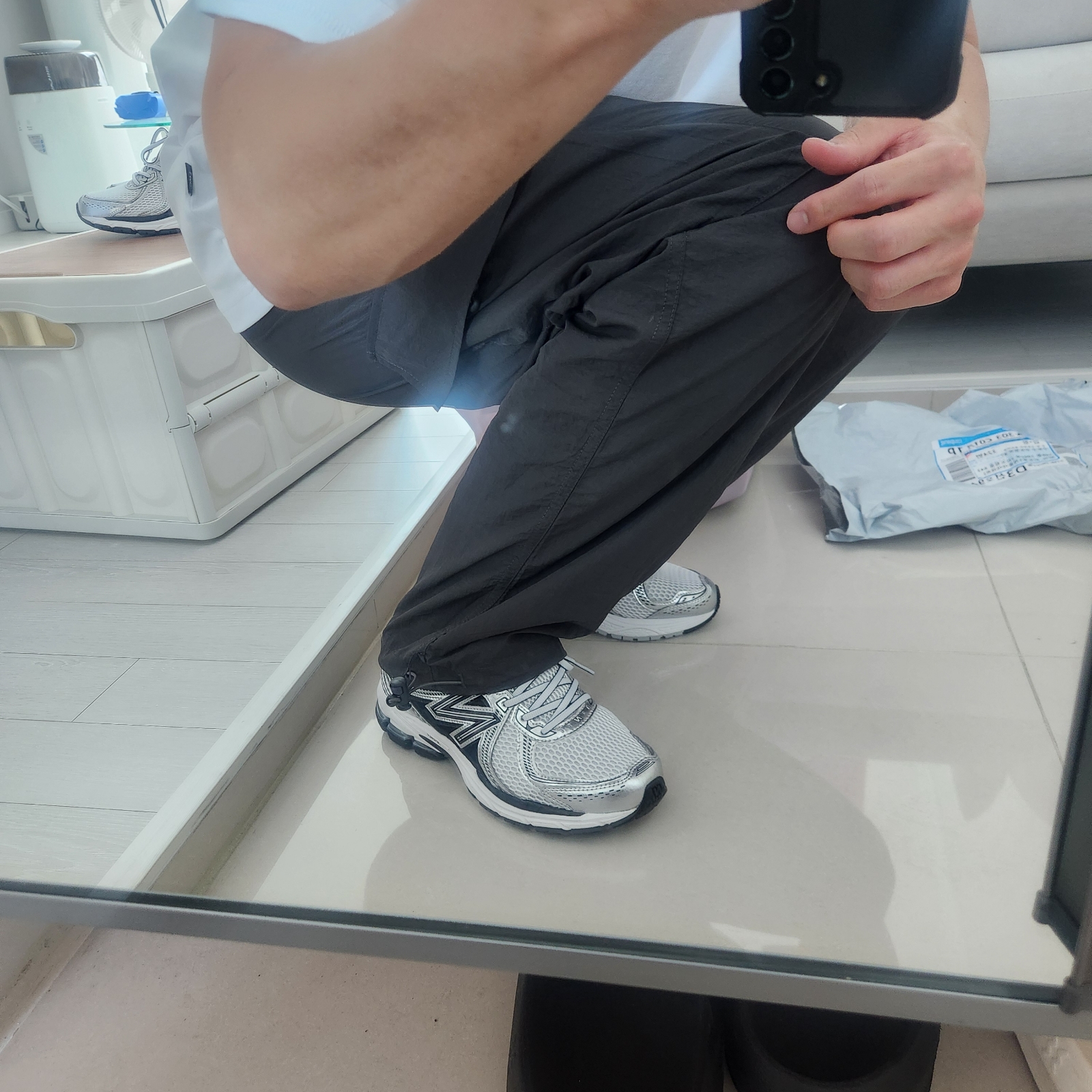 New Balance 860v2 White Black 착용 스타일