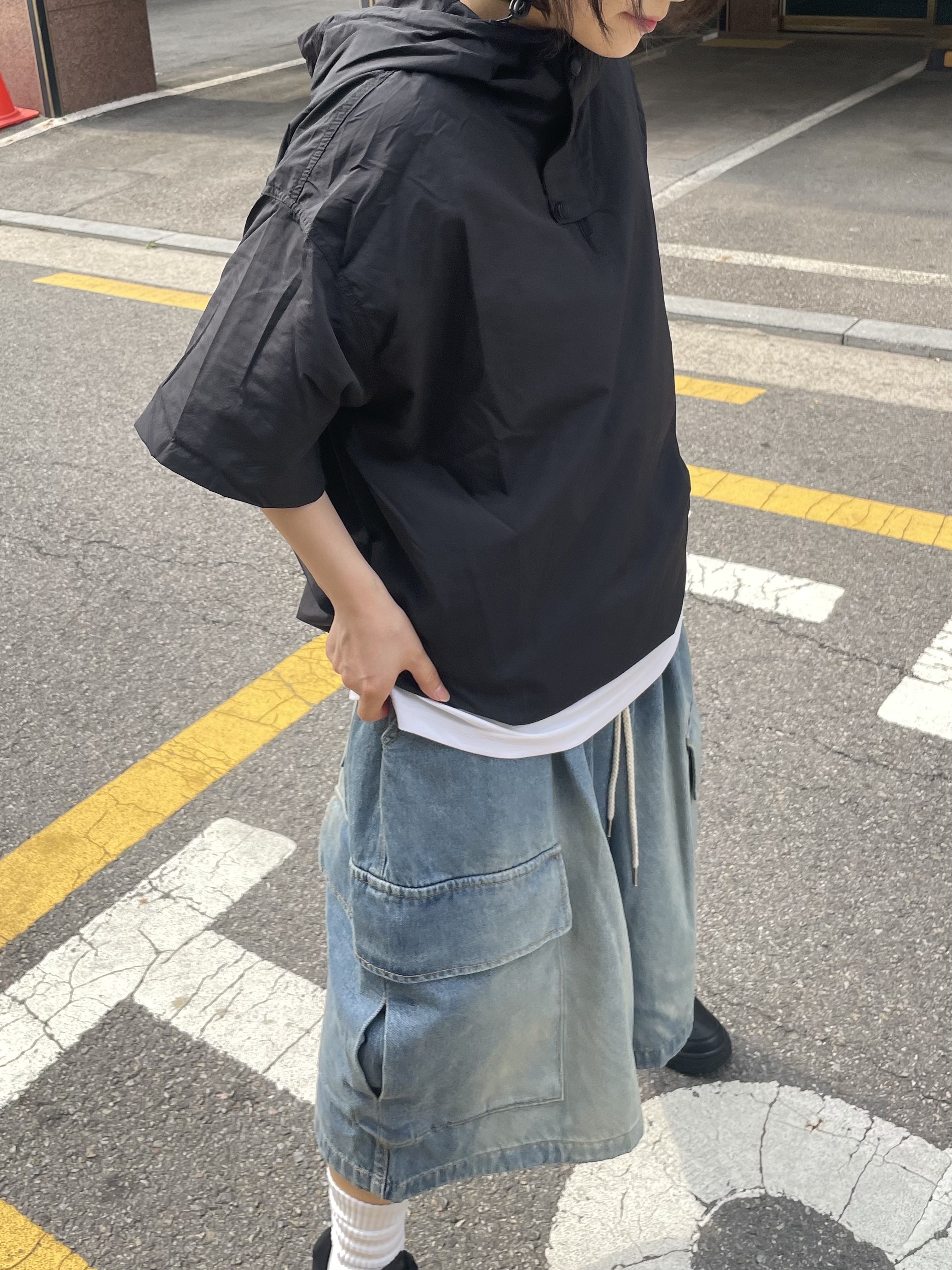 Hello Sunrise  Two Tone Washed OG Logo 6panel Cap Off White & Black, (W) Nike Air Force 1 '07 Low Triple Black 착용 스타일 - 3