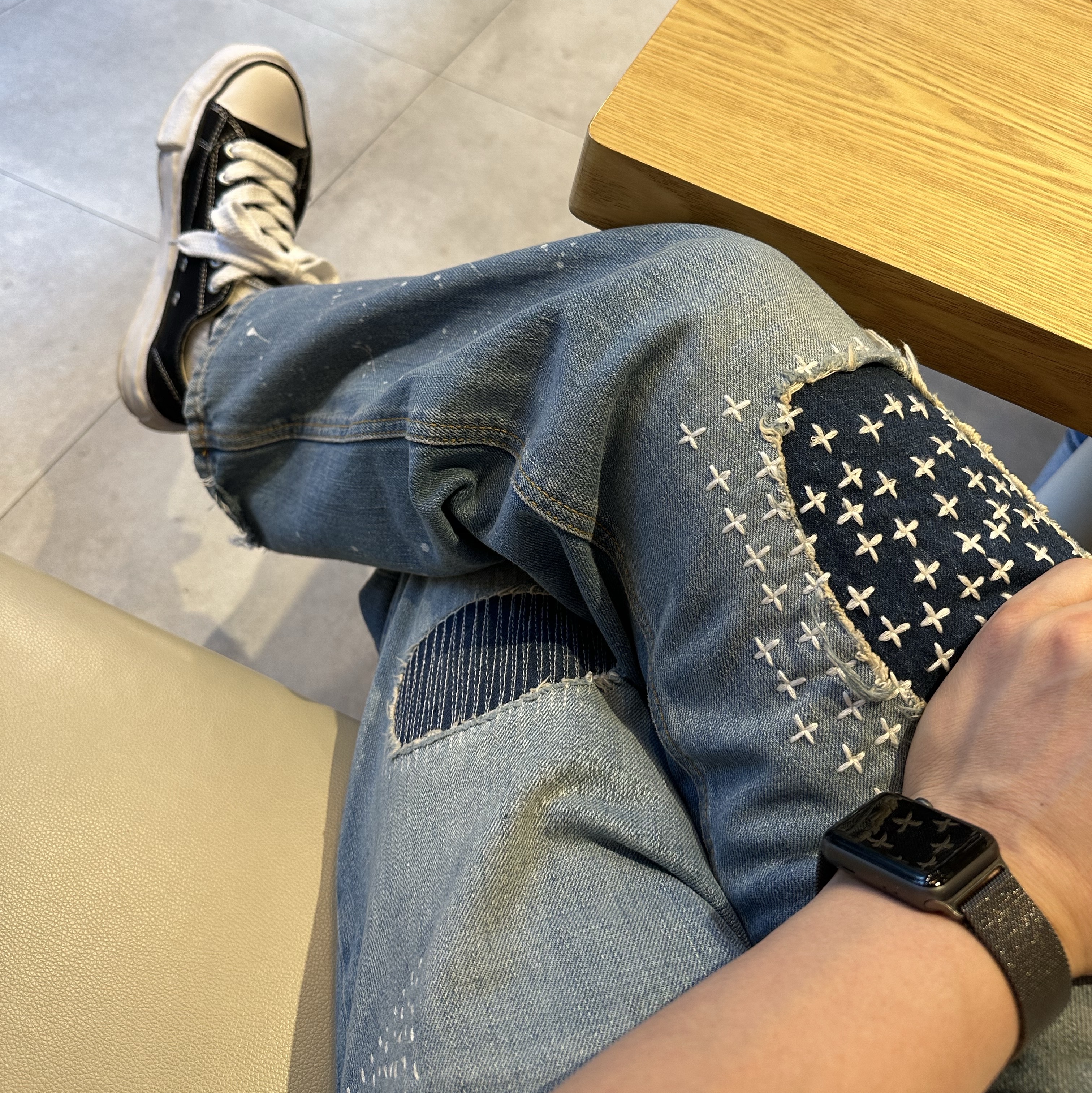 Zara x Ader Error Patchwork Jeans Blue, Maison Mihara Yasuhiro Peterson OG Sole Canvas Low Sneakers Black 착용 스타일