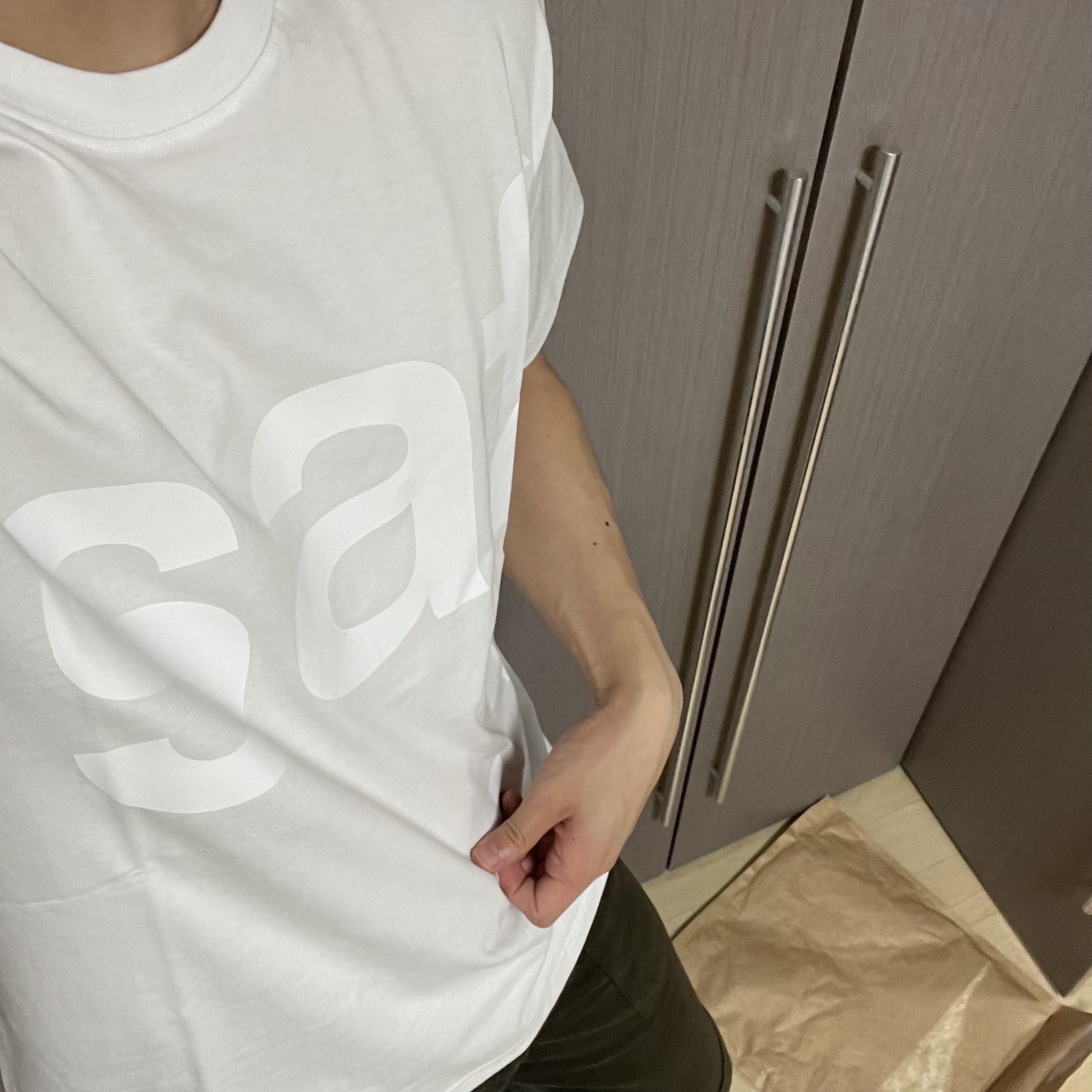[예약 배송][KREAM 단독] Safarispot Basic Safari T-Shirt White 착용 스타일 - 1