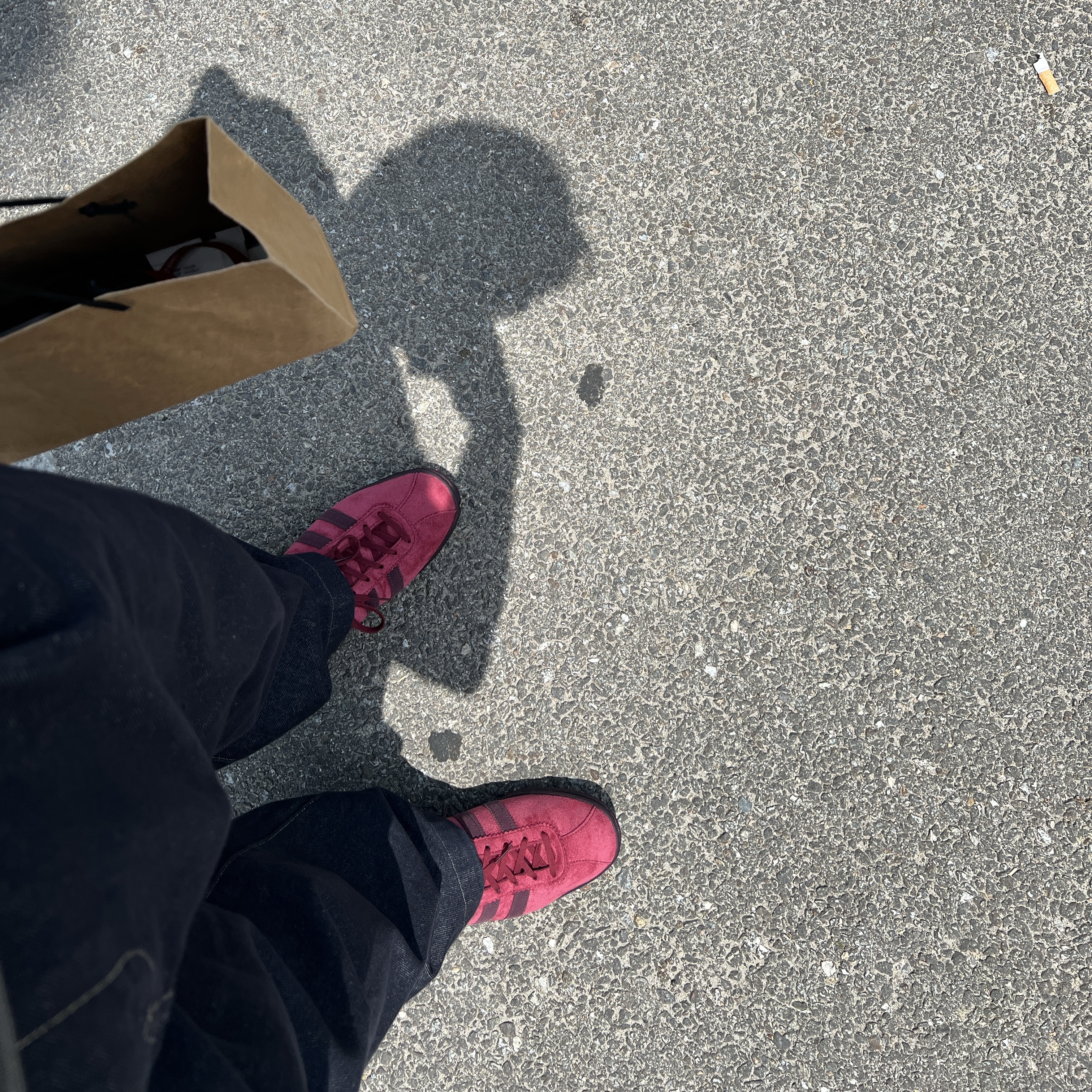 Adidas Tobacco Gruen Collegiate Burgundy 착용 스타일