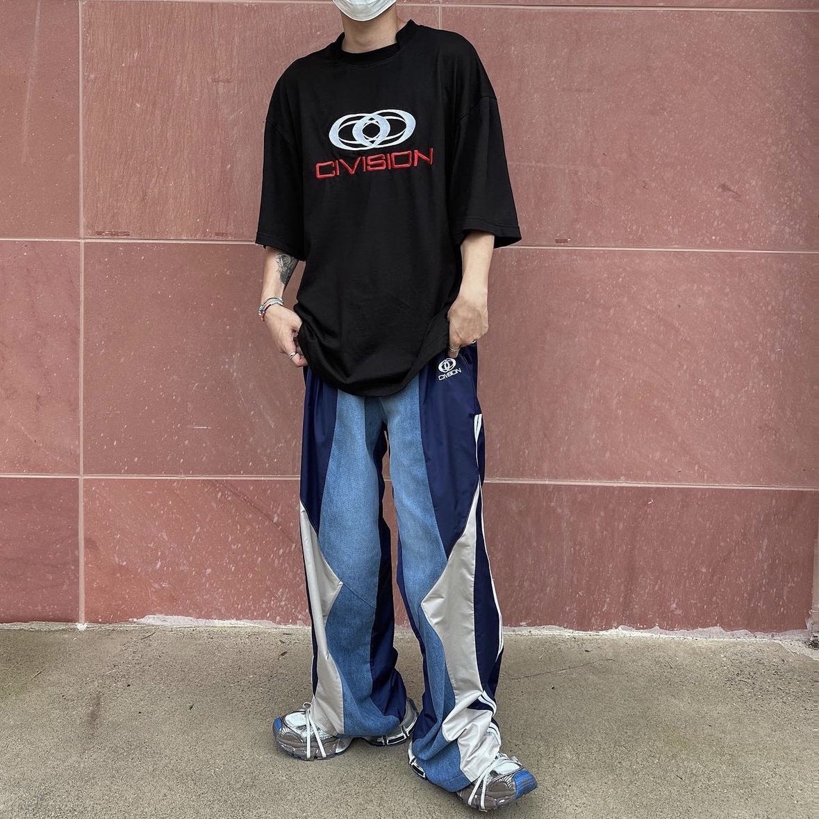 Civision by CSC Remake Hooded Blouson Black, Civision by CSC Vision Logo T-Shirt Black 착용 스타일 - 2