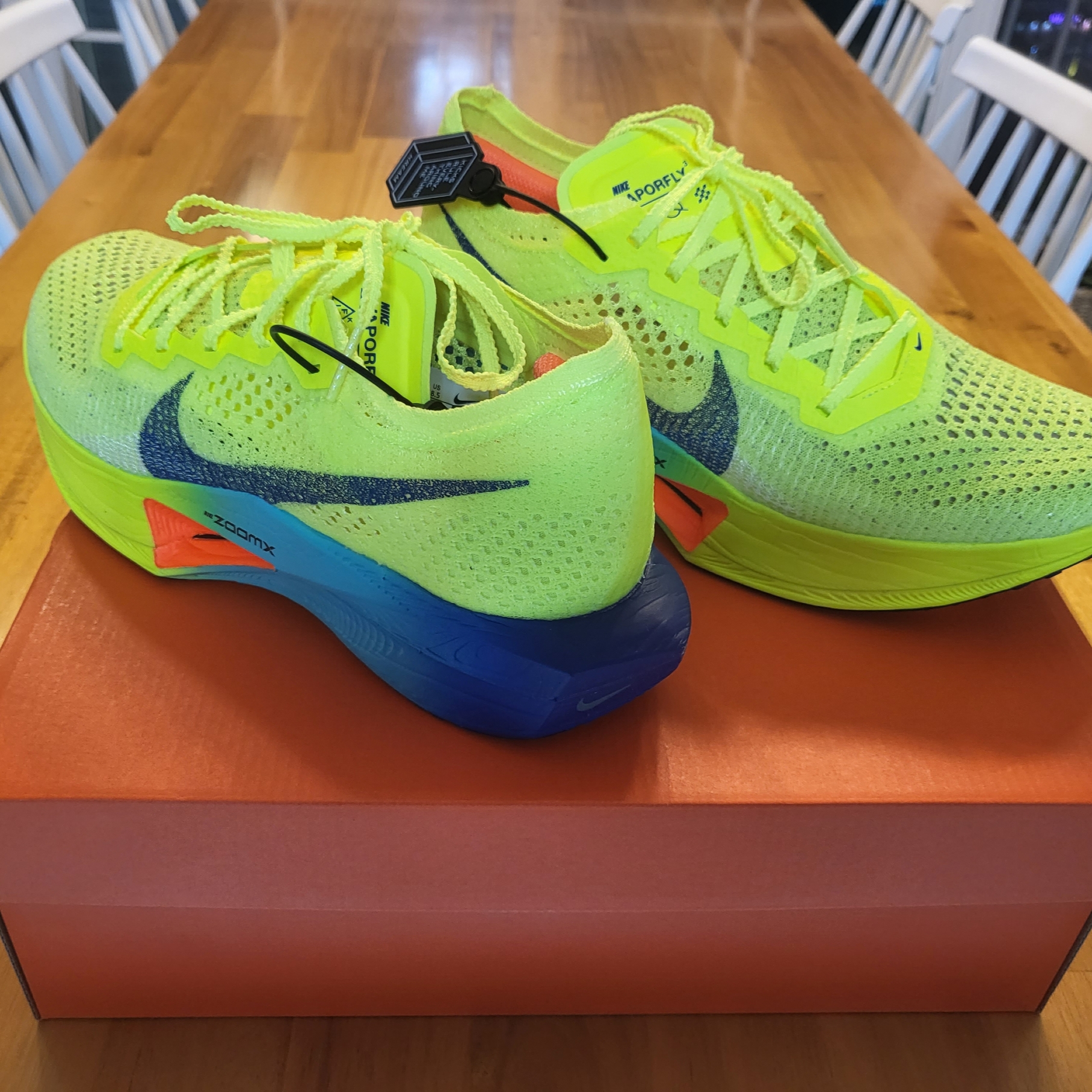 Nike ZoomX Vaporfly Next% 3 Volt Scream Green 착용 스타일