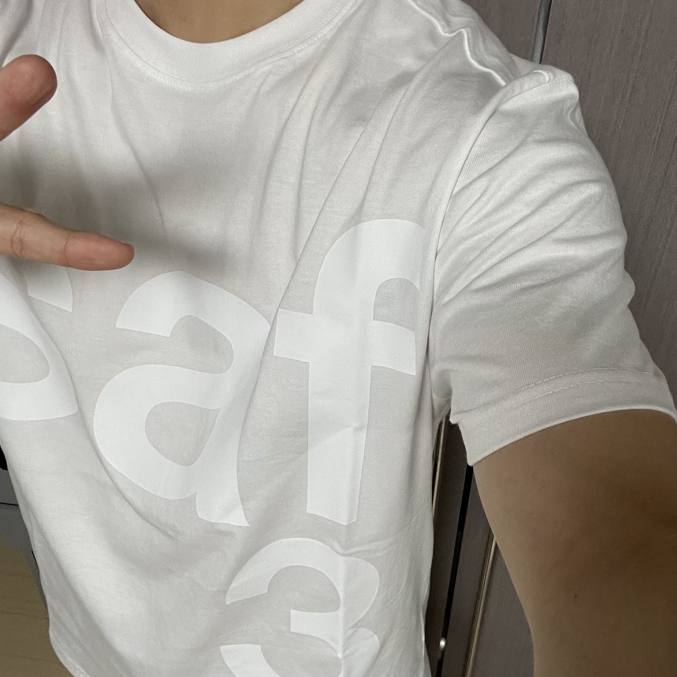 [예약 배송][KREAM 단독] Safarispot Basic Safari T-Shirt White 착용 스타일 - 2