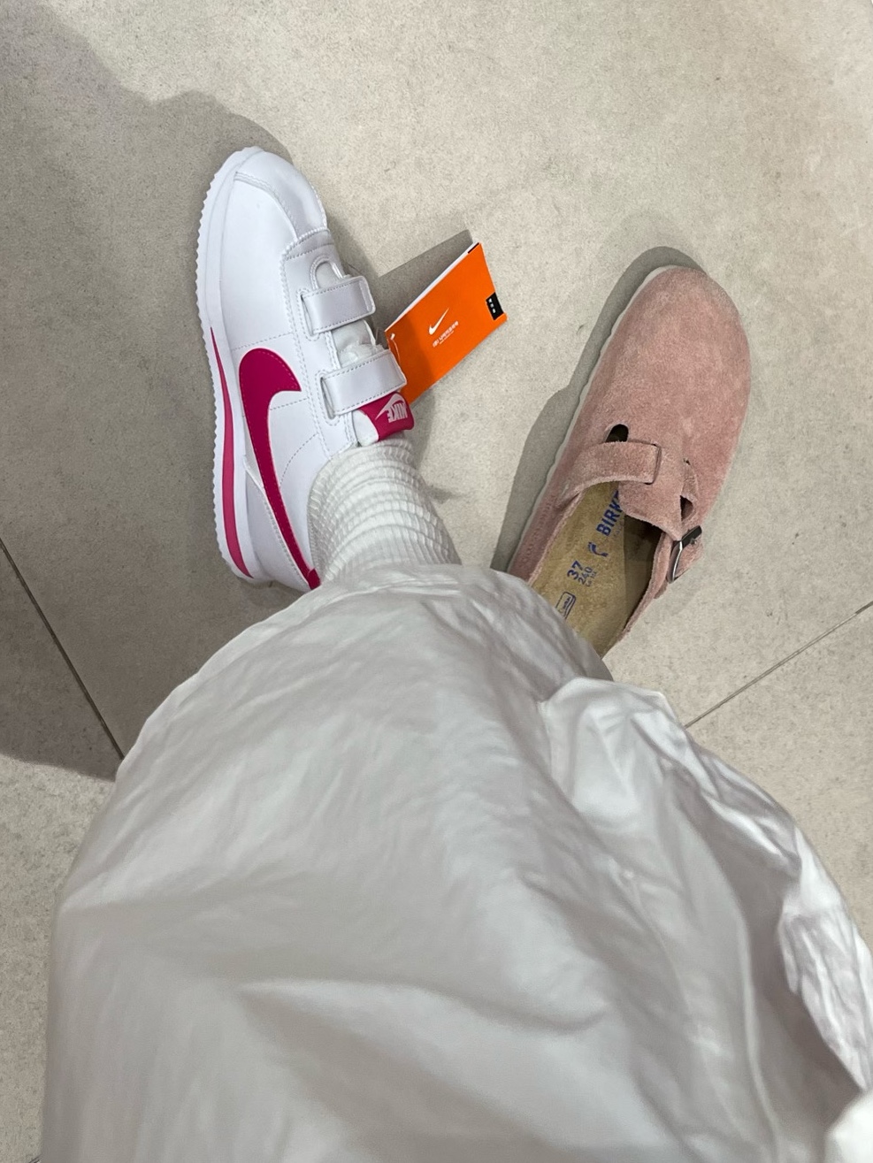 (PS) Nike Cortez Basic SL White Pink Prime, (W) Birkenstock Boston Soft Footbed Suede Leather Pink Clay - Narrow 착용 스타일