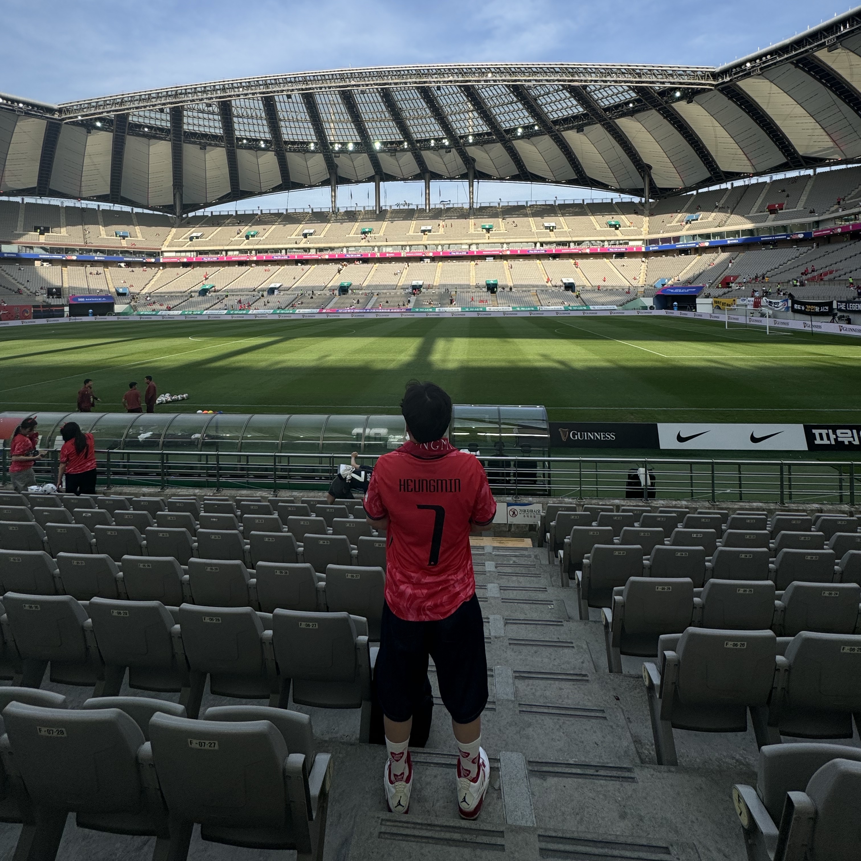 Nike Korea 2023/24 Dri-Fit Stadium Home Replica Jersey Black Global Red - Asia (Non Marking Ver.), Human Made Heart Pattern Socks Red 착용 스타일