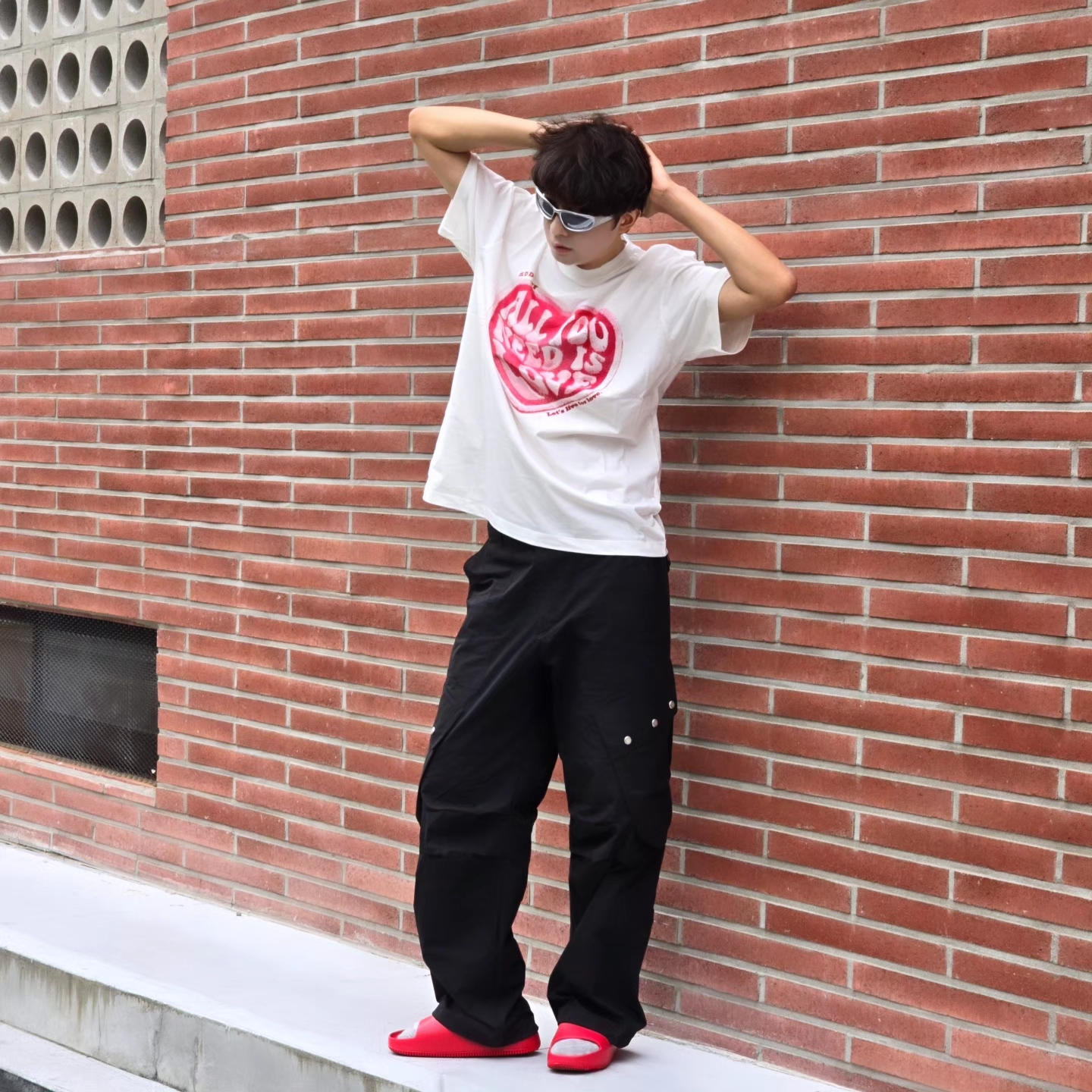Nike Calm Slide University Red 착용 스타일 - 3