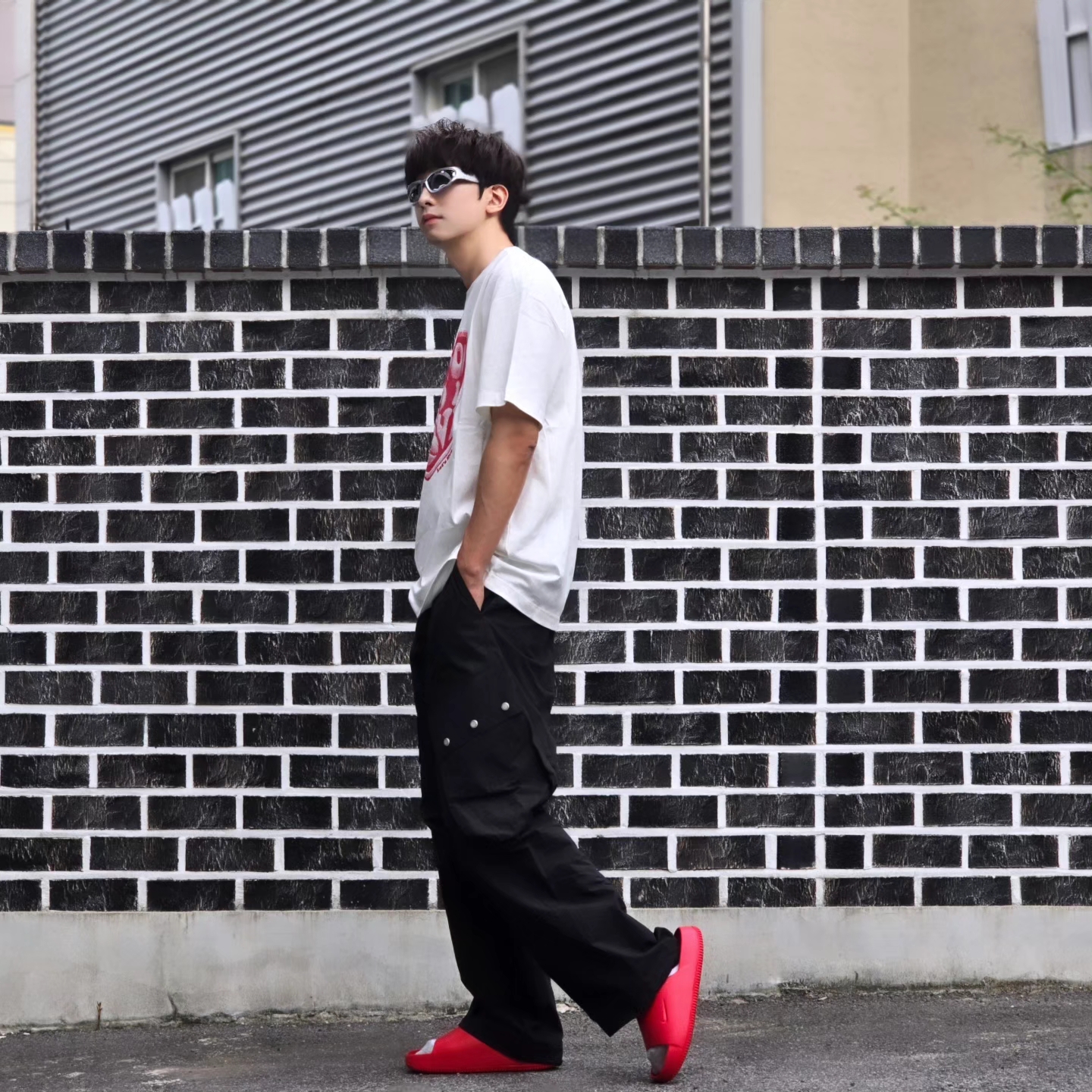 Nike Calm Slide University Red 착용 스타일 - 1