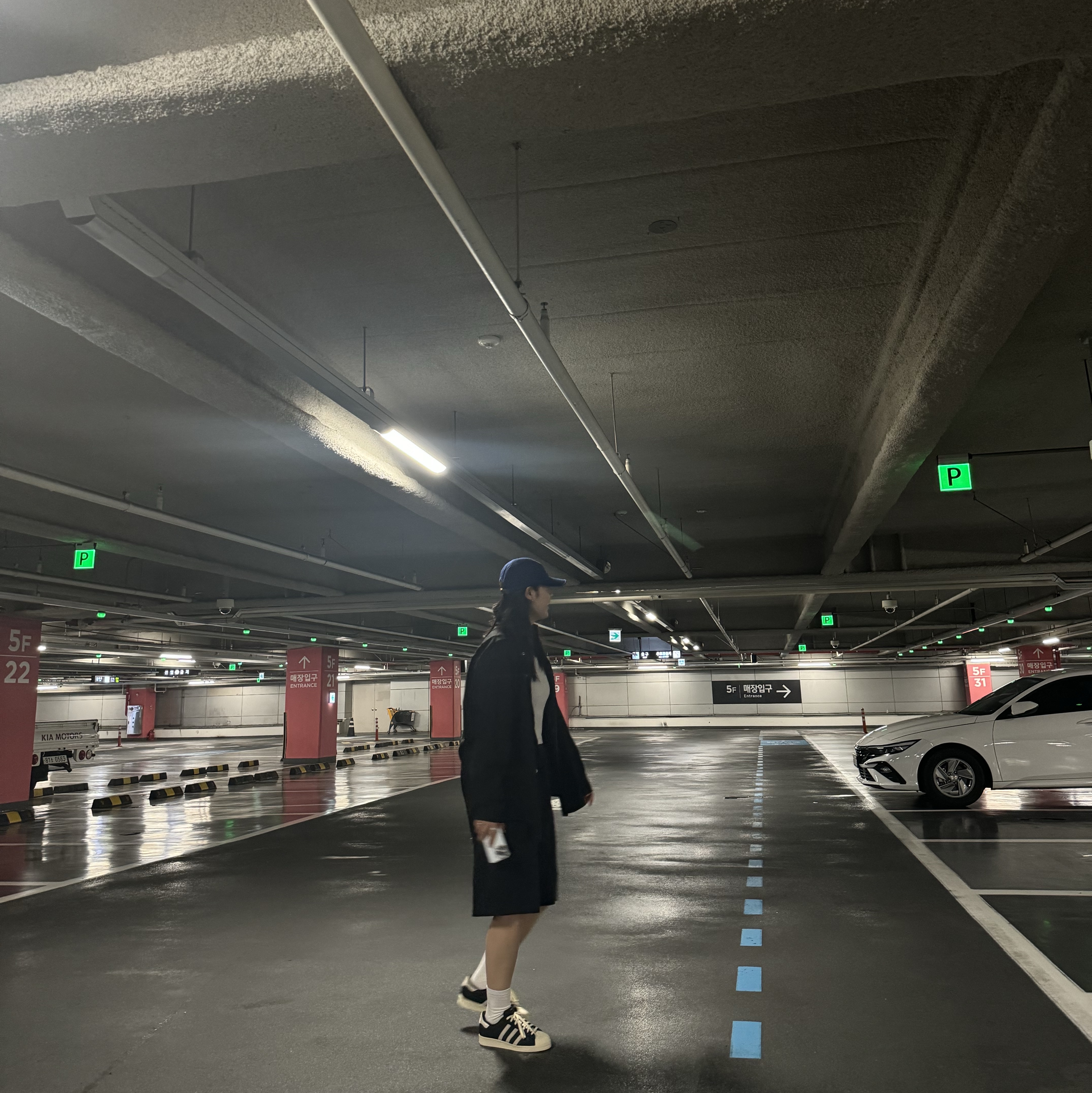 Supreme Washed Chino Twill Camp Cap Navy - 24SS, Adidas Superstar 82 Black White 착용 스타일 - 3