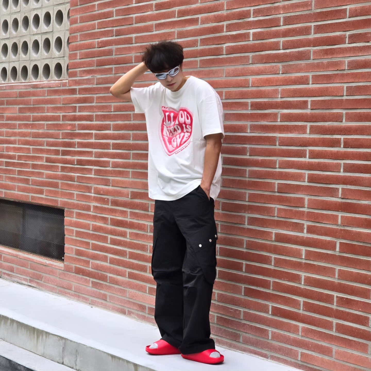 Nike Calm Slide University Red 착용 스타일 - 4