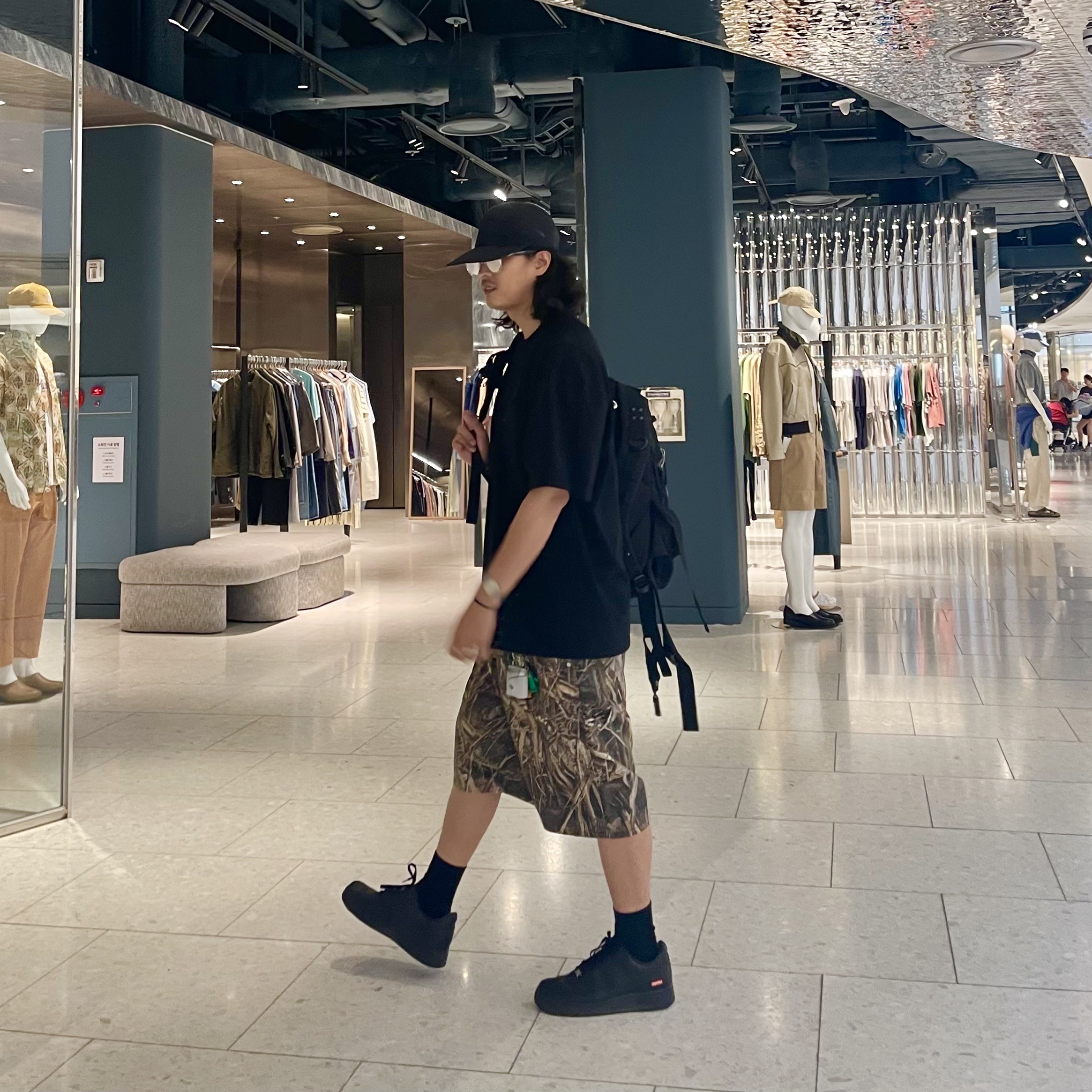Palace Canvas Carp Short Realtree - 24SS, Nike x Supreme Air Force 1 Low Black 착용 스타일