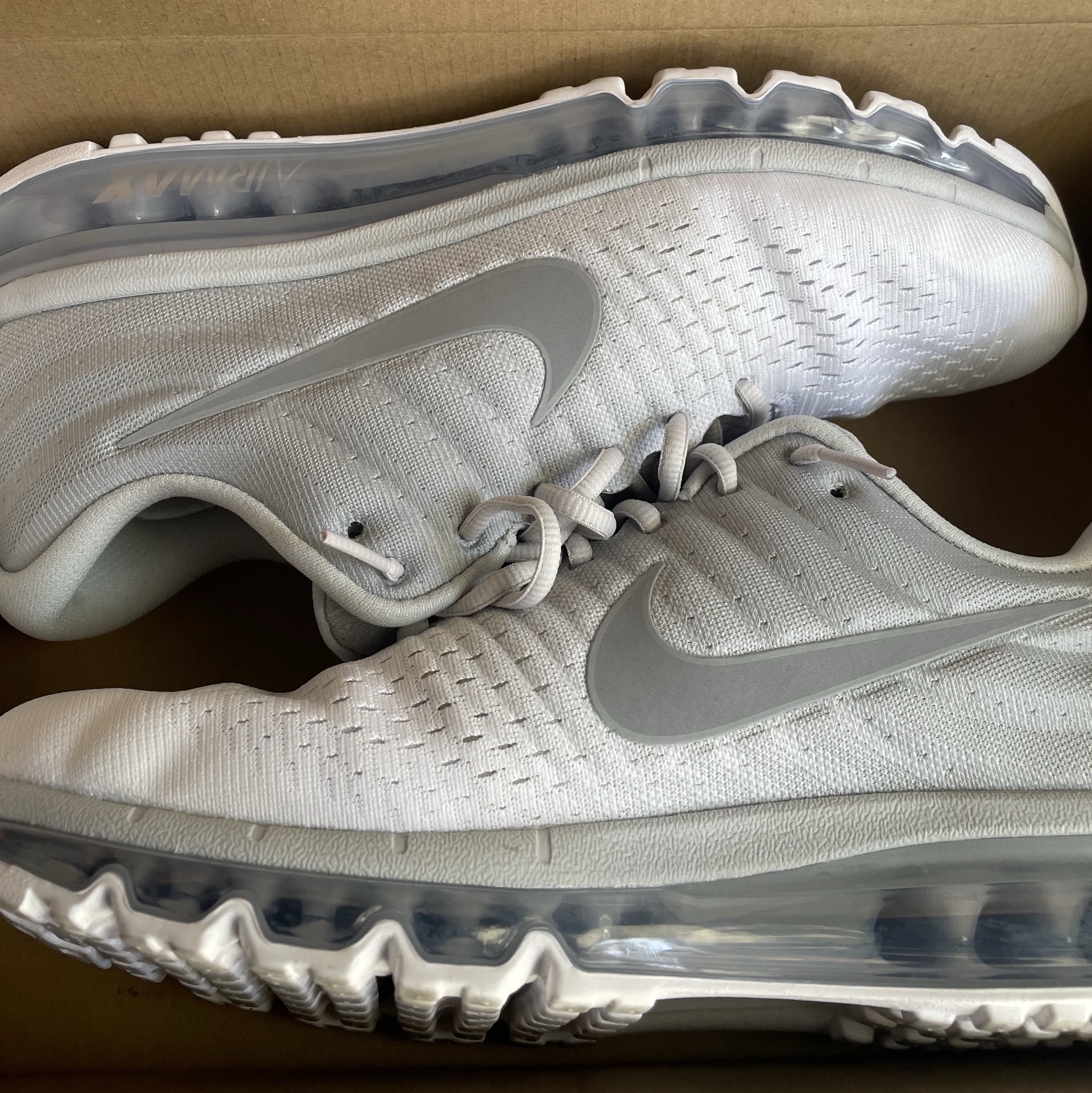 Nike Air Max 2017 Pure Platinum 착용 스타일