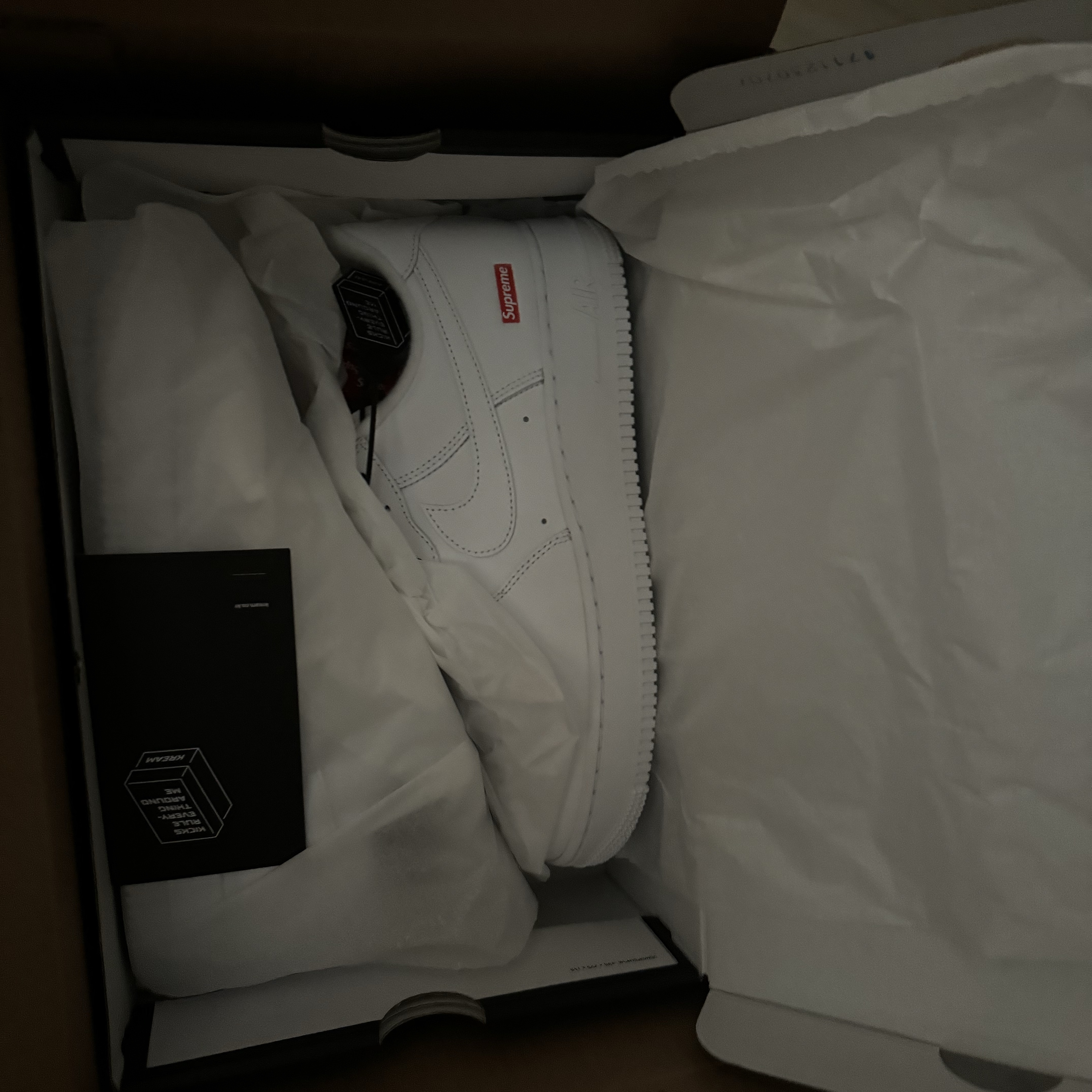Nike x Supreme Air Force 1 Low White 착용 스타일 - 2