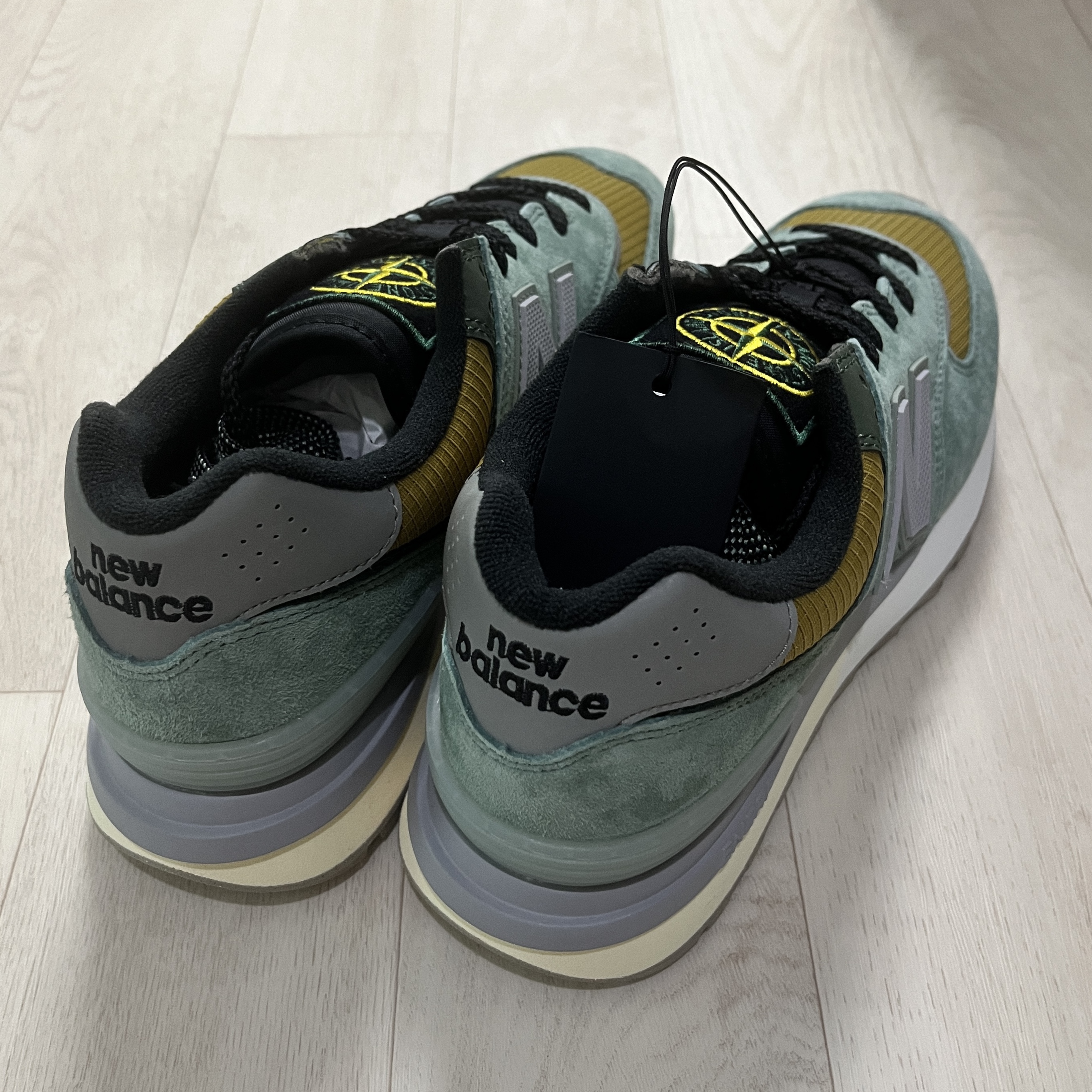 New Balance x Stone Island 574 Legacy Light Green 착용 스타일 - 4