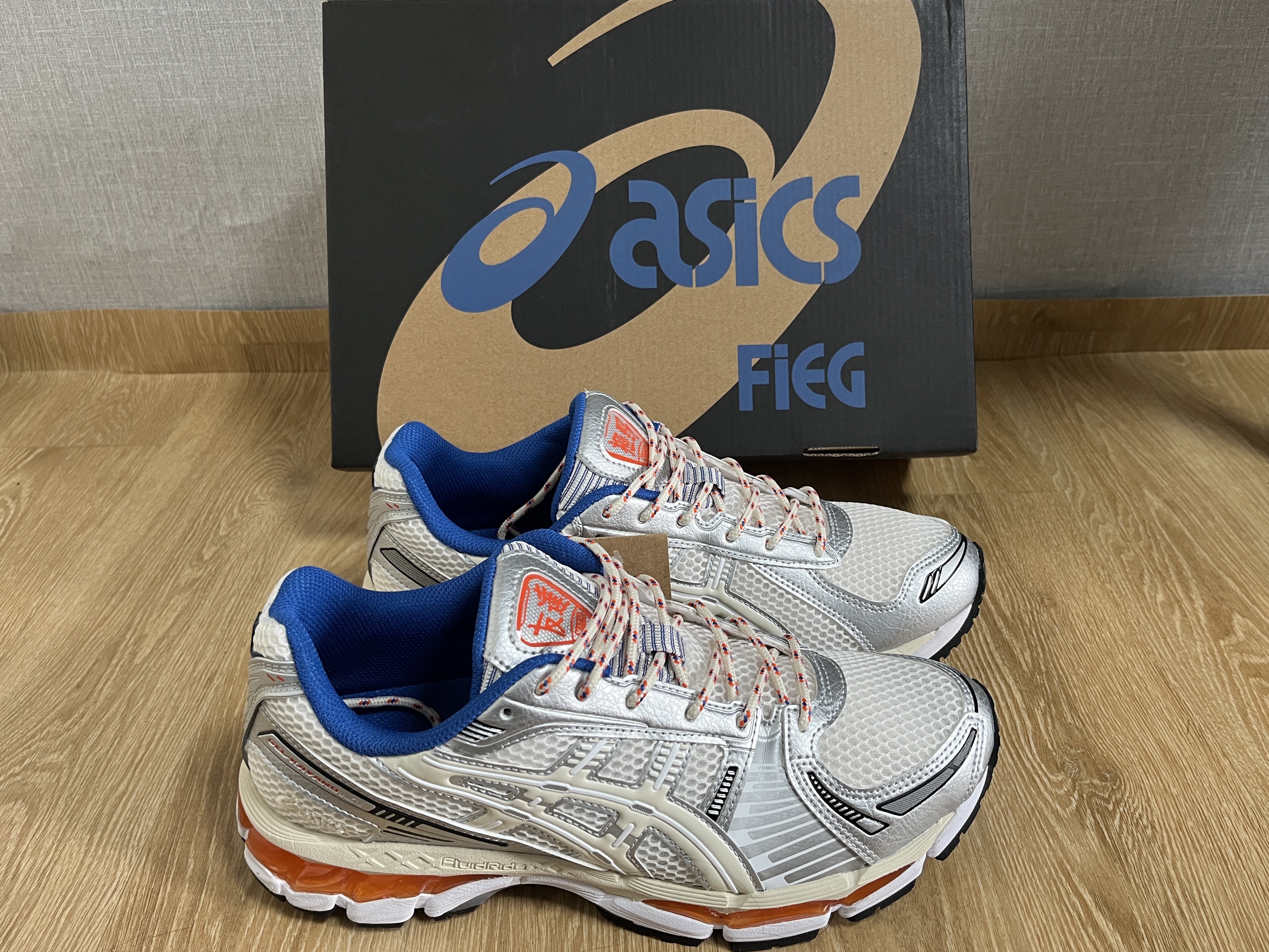 Asics x Ronnie Fieg Gel-Kayano 12.1 Cream 착용 스타일