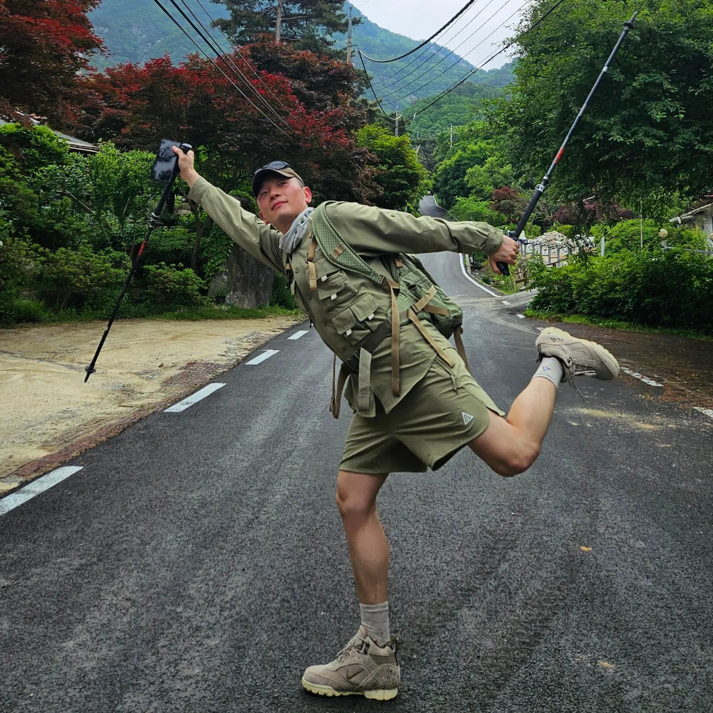 Nike ACG Torre Mid Waterproof Khaki Burnt Sienna, Nike ACG Dri-Fit New Sands Shorts Neutral Olive - Asia 착용 스타일 - 1
