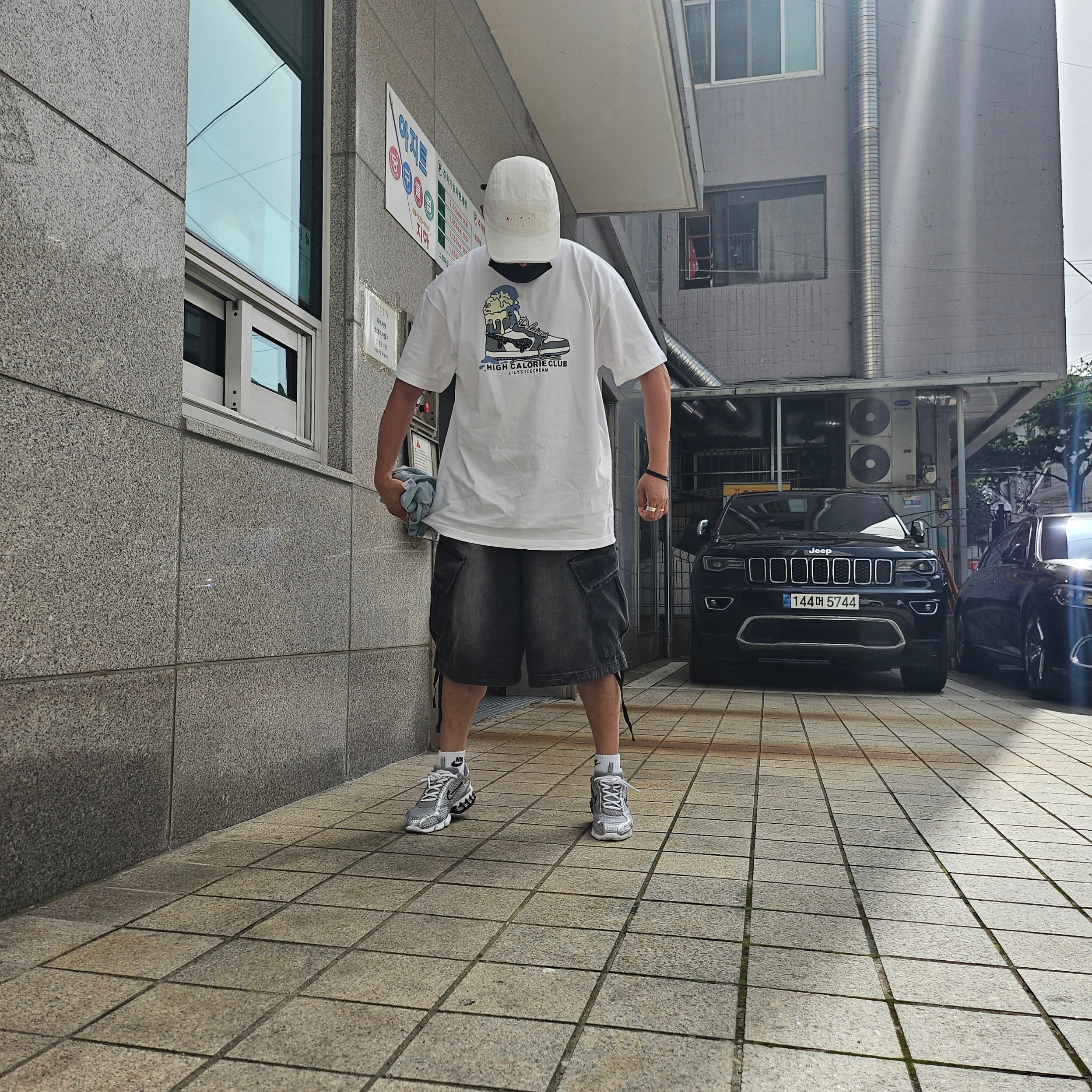 Nike Air Zoom Spiridon Cage 2 Metallic Silver, Supreme x MM6 Maison Margiela Painted Camp Cap White - 24SS 착용 스타일 - 2