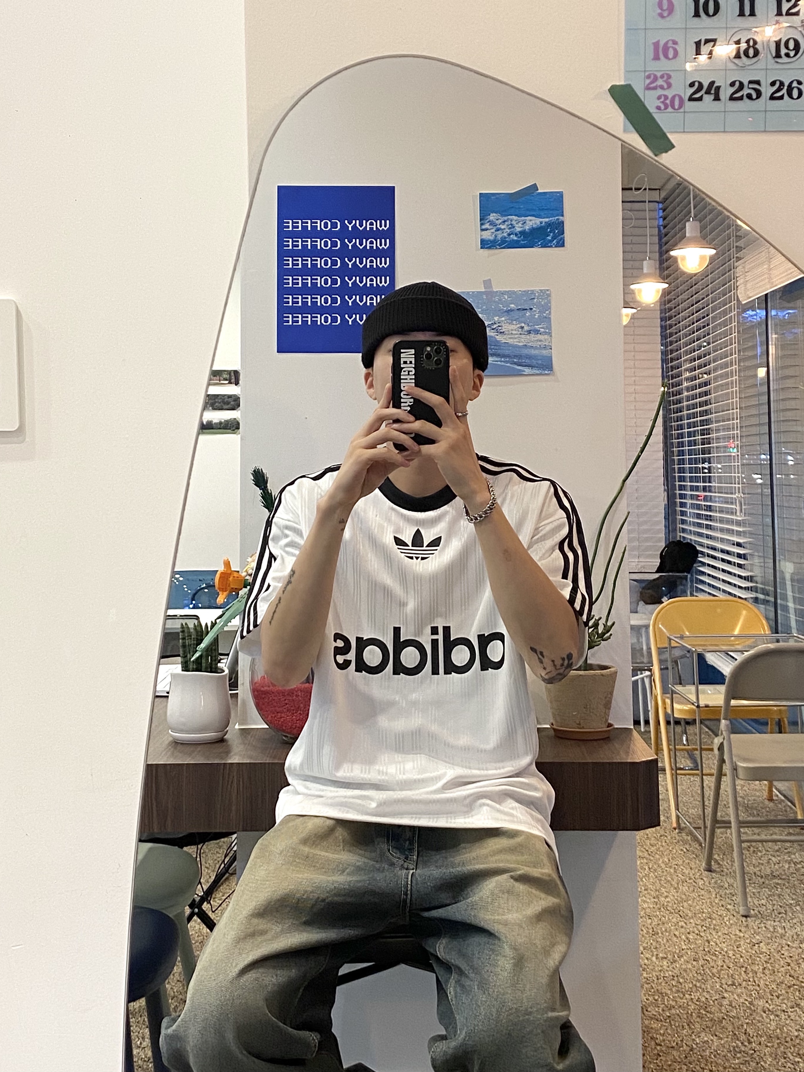 Adidas Adicolor T-Shirt White Black - KR Sizing 착용 스타일