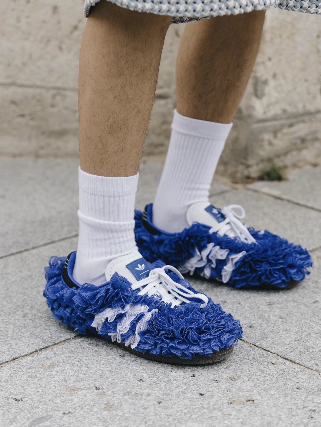 Caroline Hu x Adidas Women Samba Lace Blue - 24FW 착용 스타일 - 3