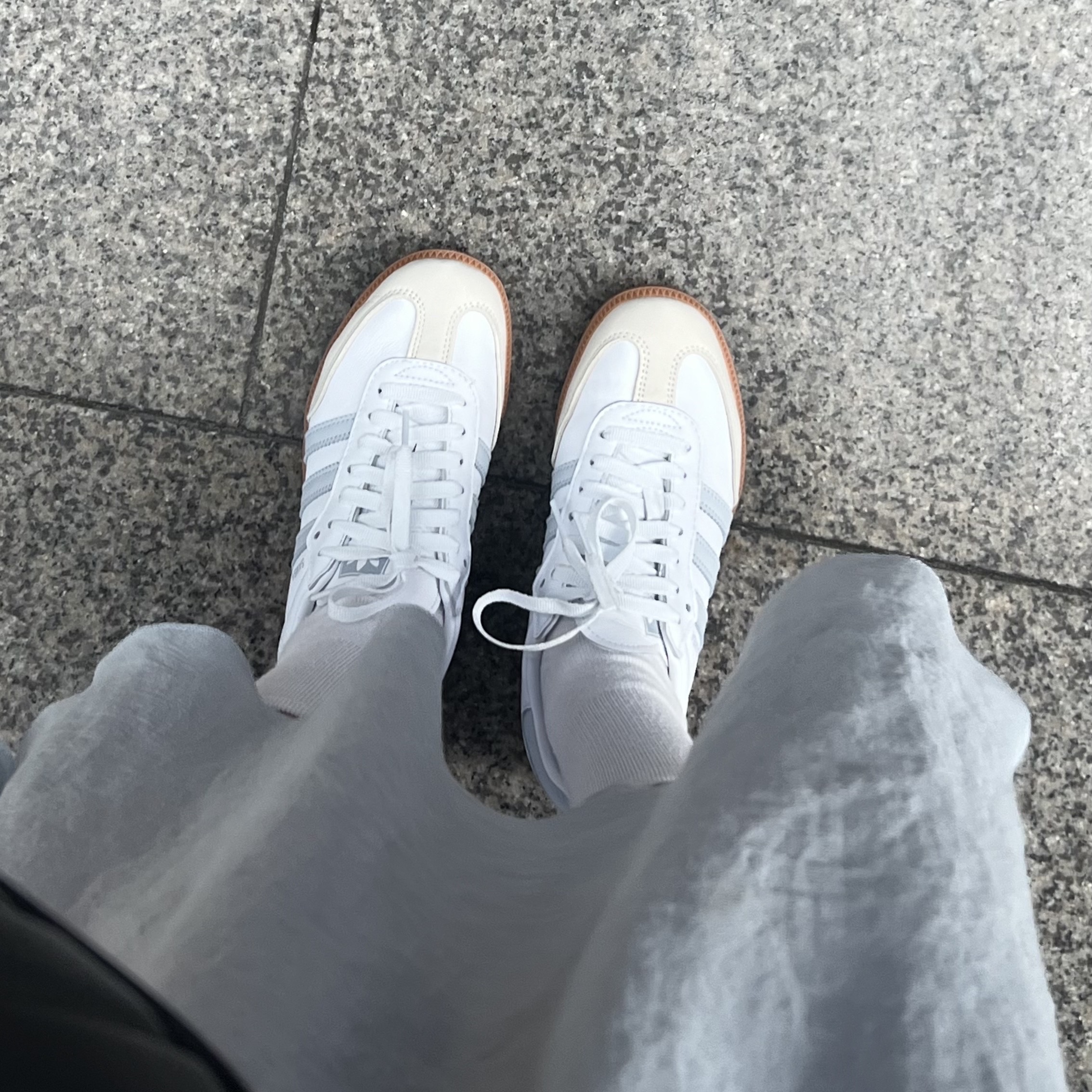 (W) Adidas Samba OG Cloud White Halo Blue 착용 스타일 - 1