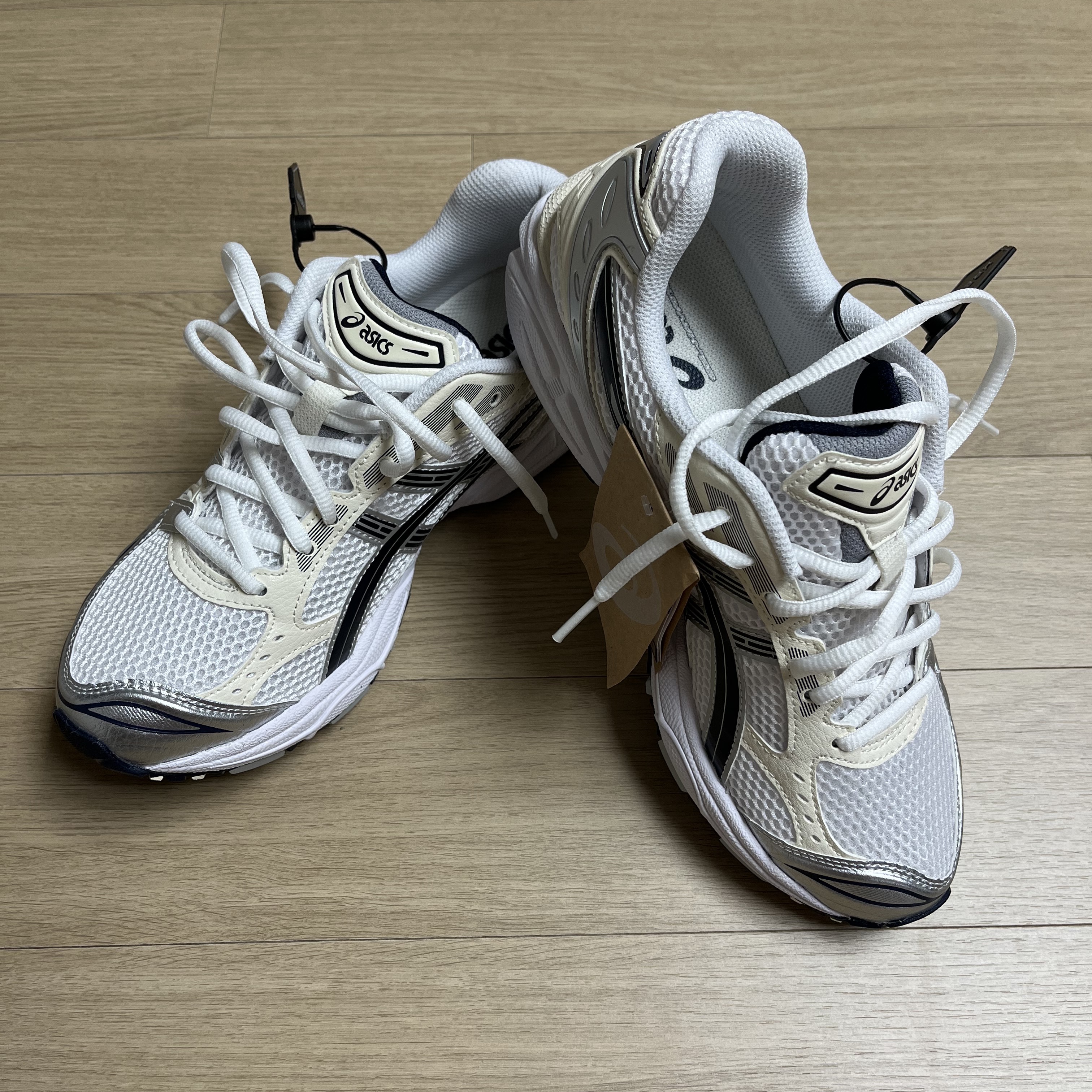(W) Asics Gel-Kayano 14 White Midnight 착용 스타일