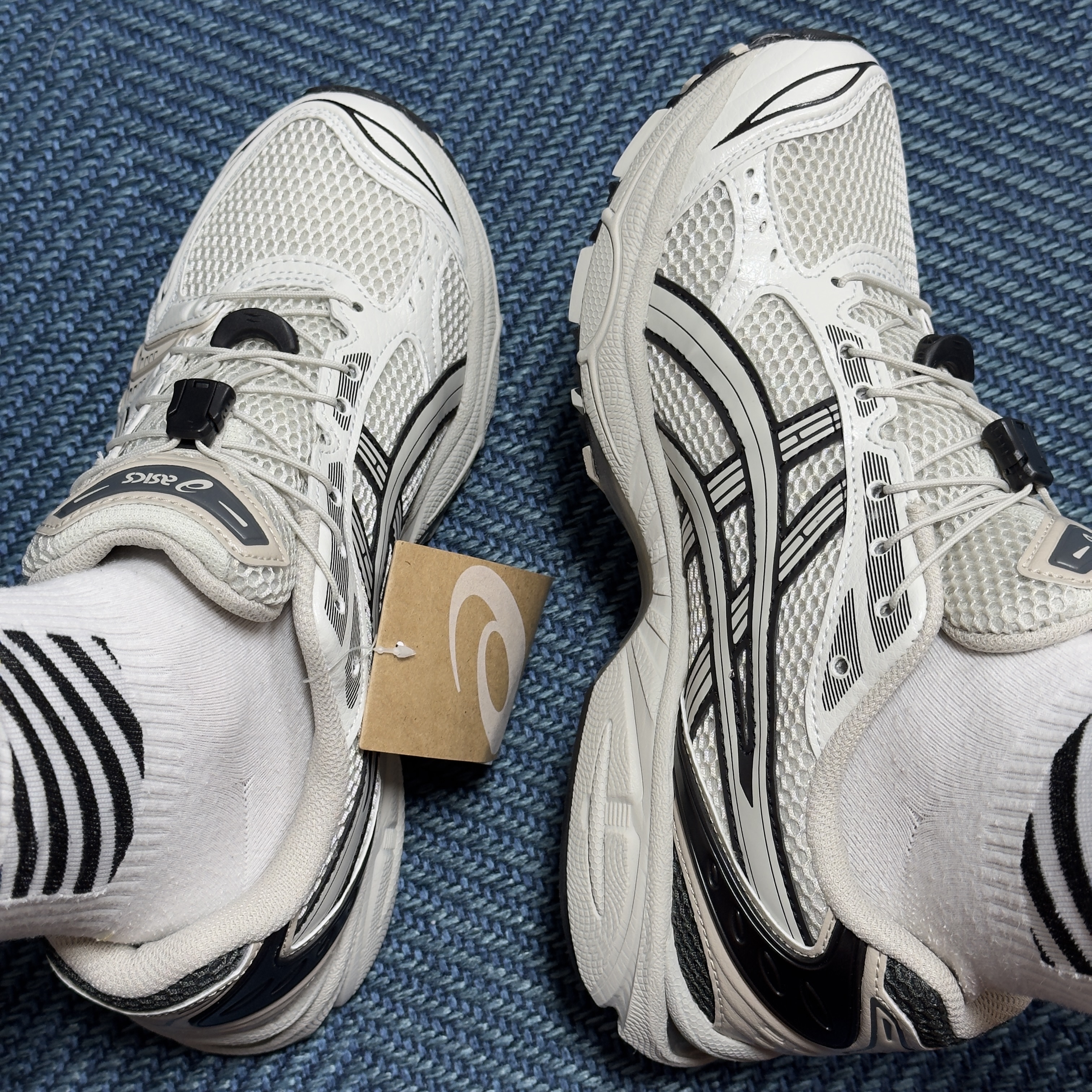 Asics Unlimited Gel-Kayano 14 Smoke Grey 착용 스타일