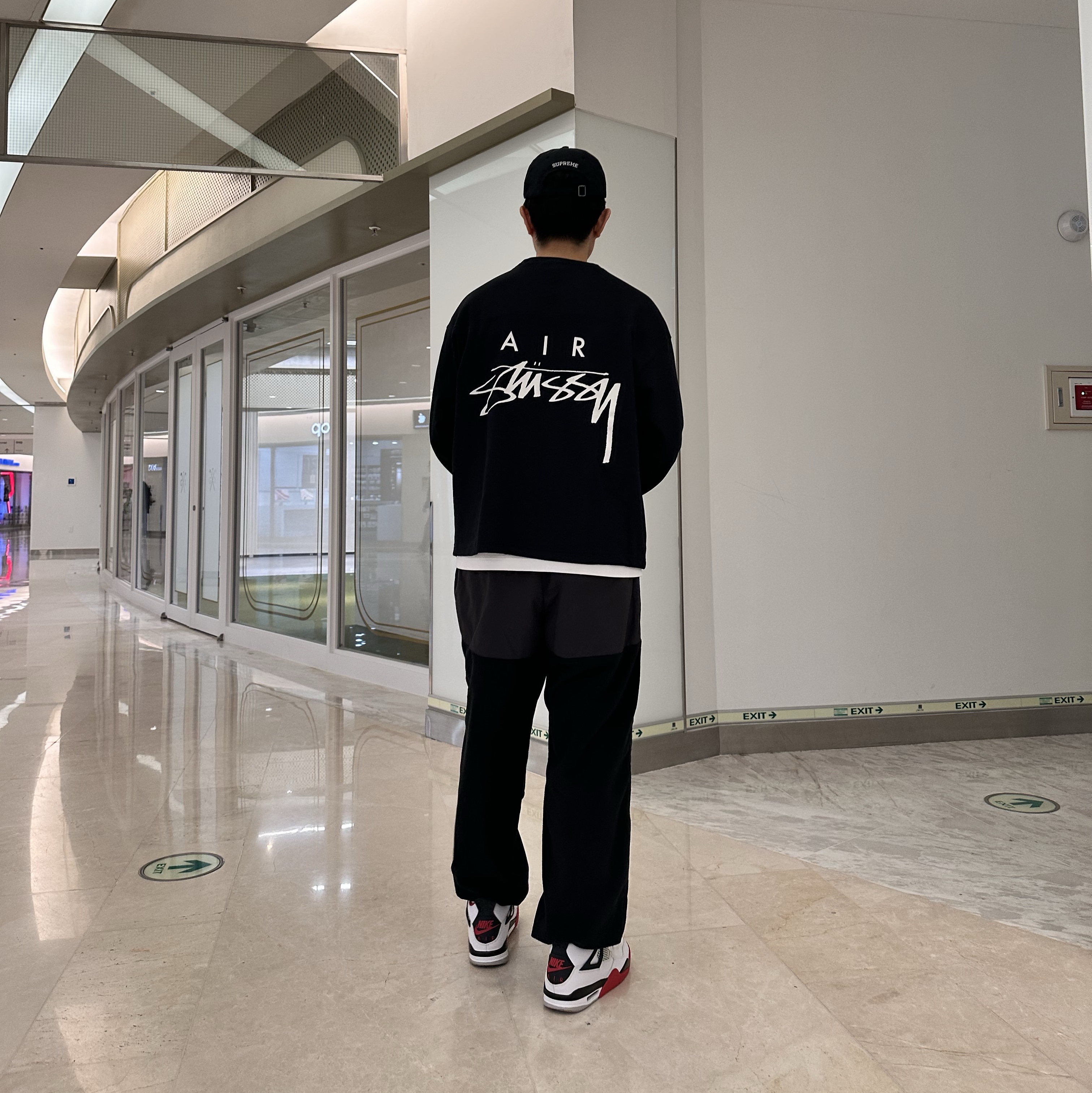Nike x Stussy Long Sleeve Top Black (FJ9164-010), Jordan 4 Retro OG Fire Red 2020 착용 스타일