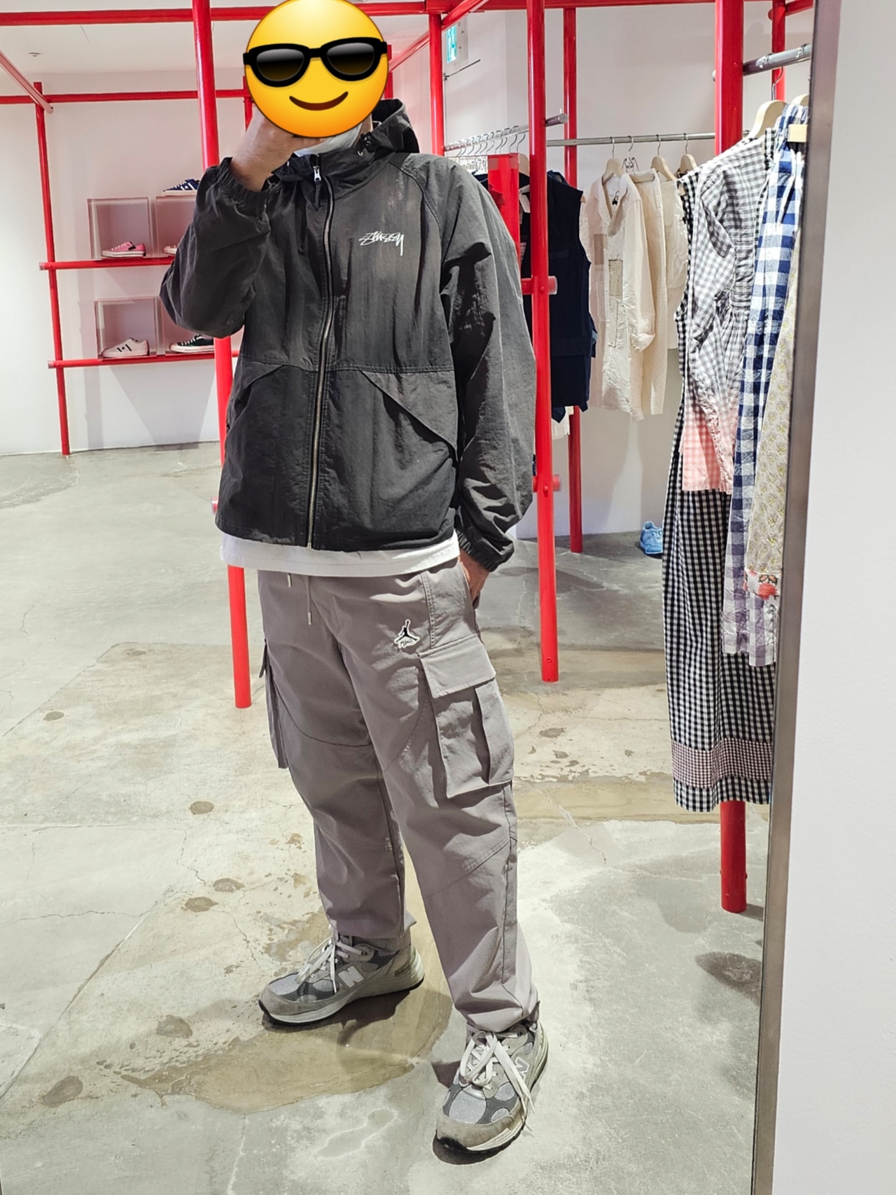 Stussy Wave Dye Beach Shell Jacket Black, New Balance 992 Made in USA Grey - D Standard 착용 스타일 - 1